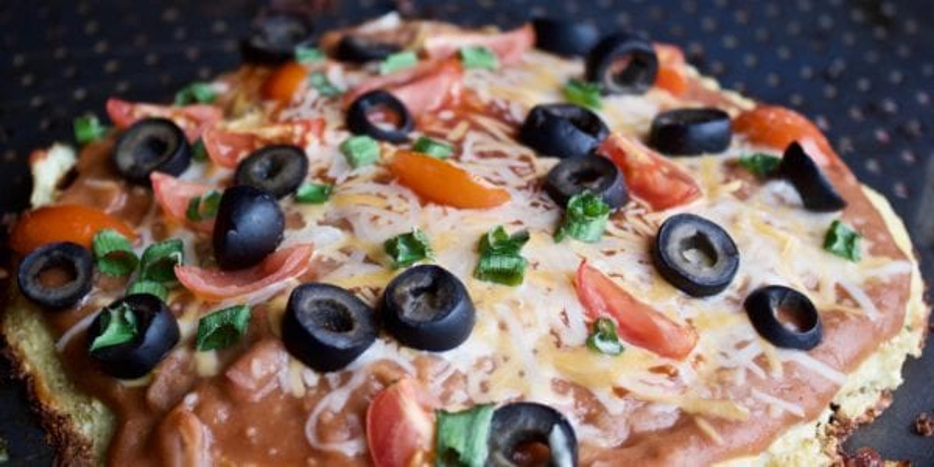mexican pizza with cauliflower crust