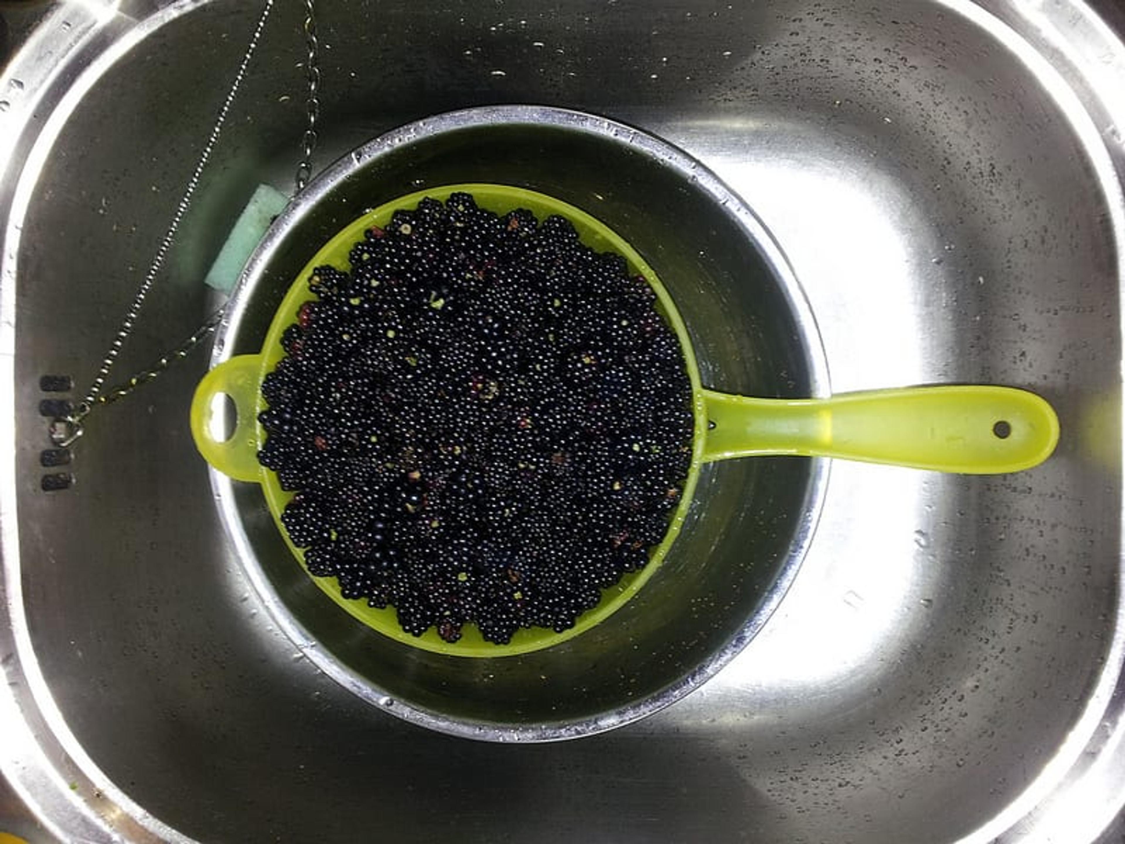 Best ways to wash fruits and veggies