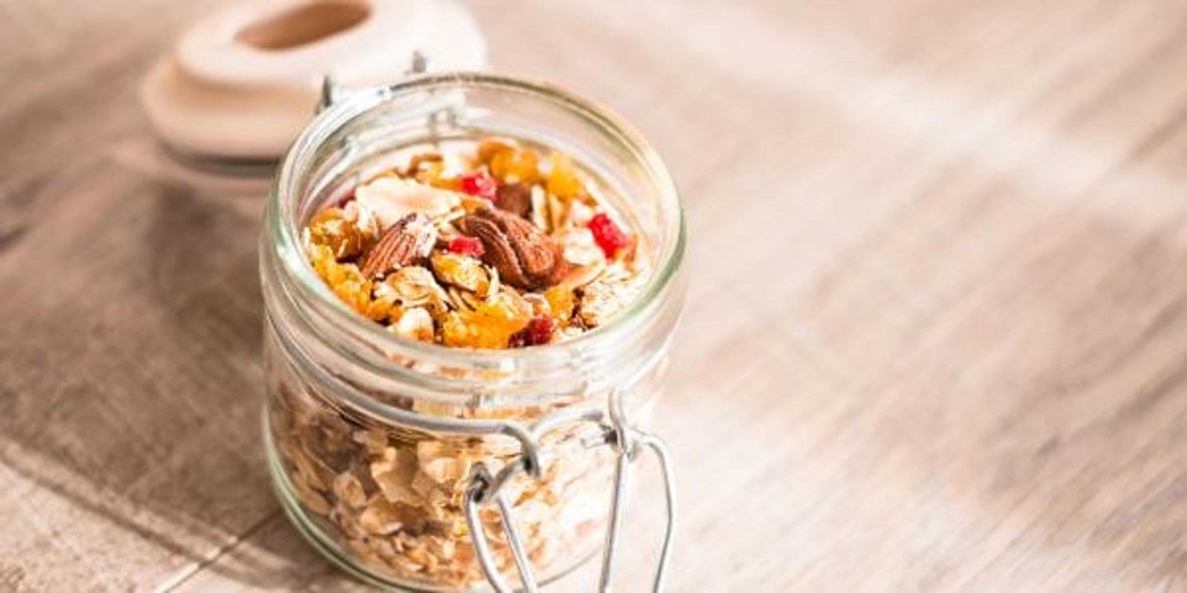 Image of trail mix in a mason jar.