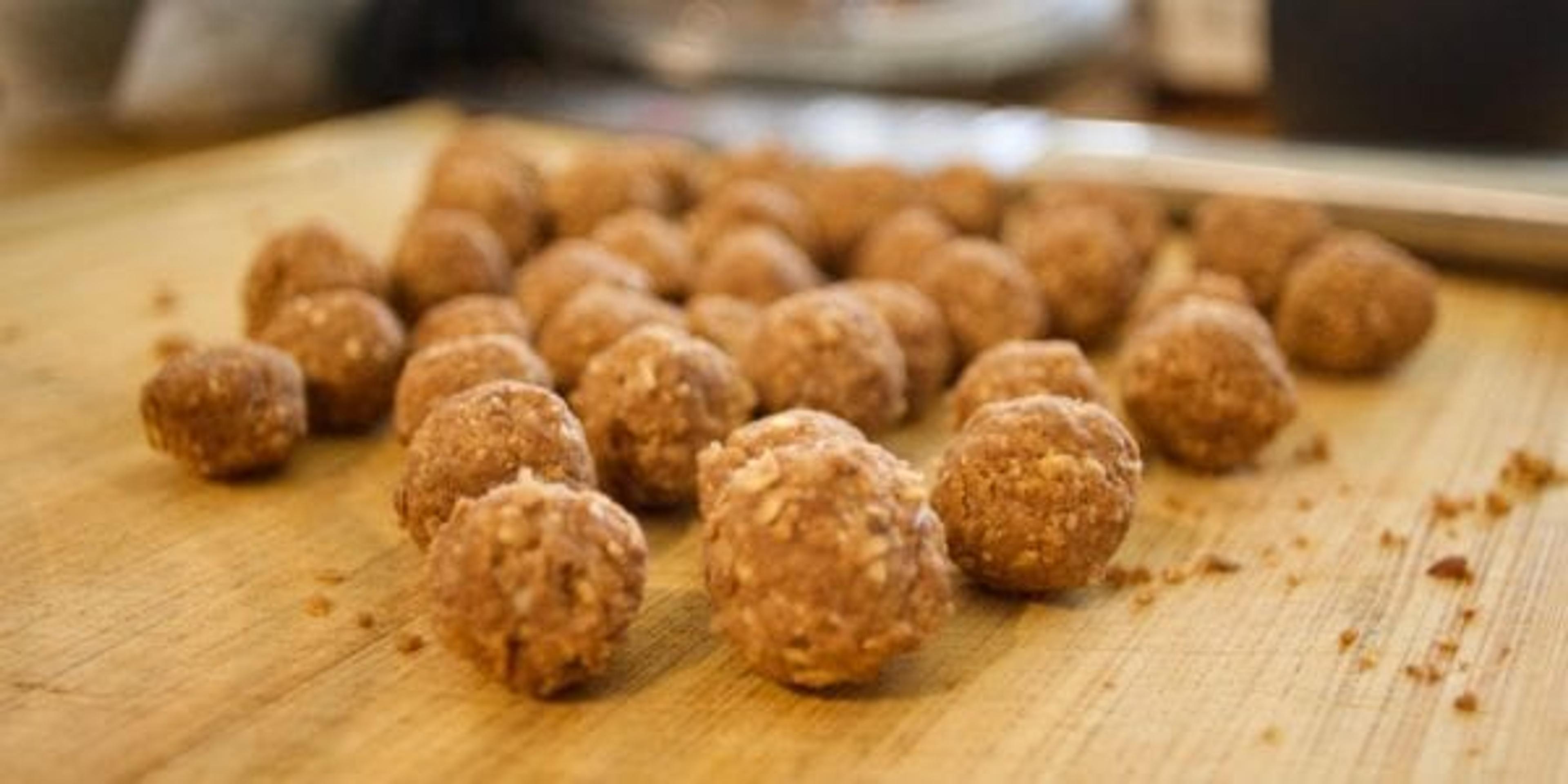 chocolate hazelnut energy balls