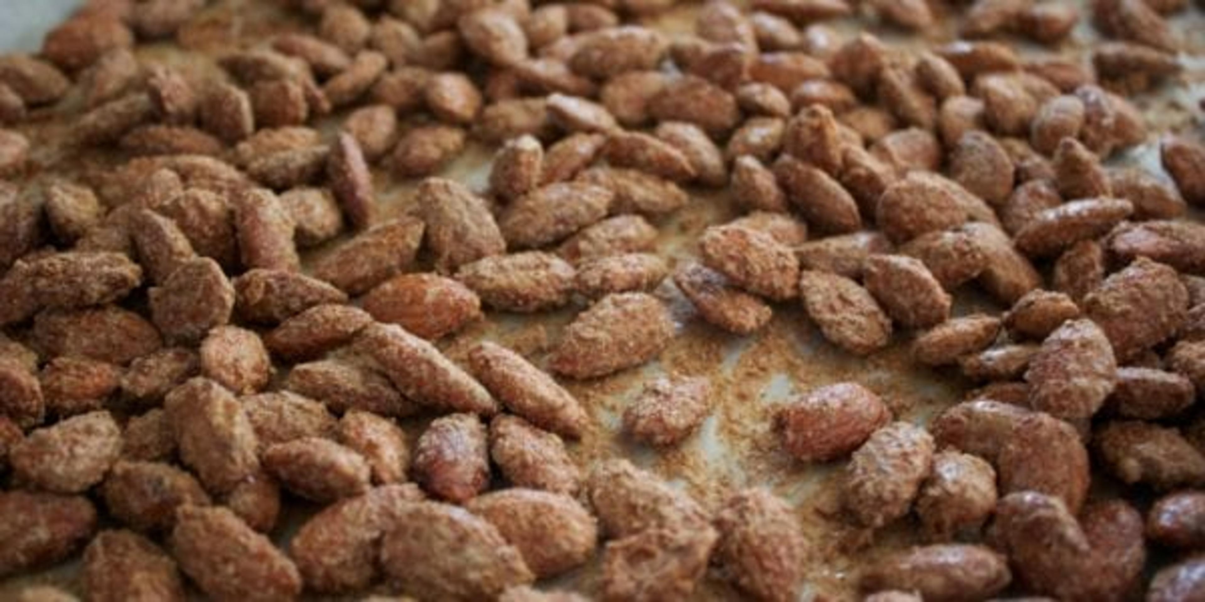 cinnamon almonds