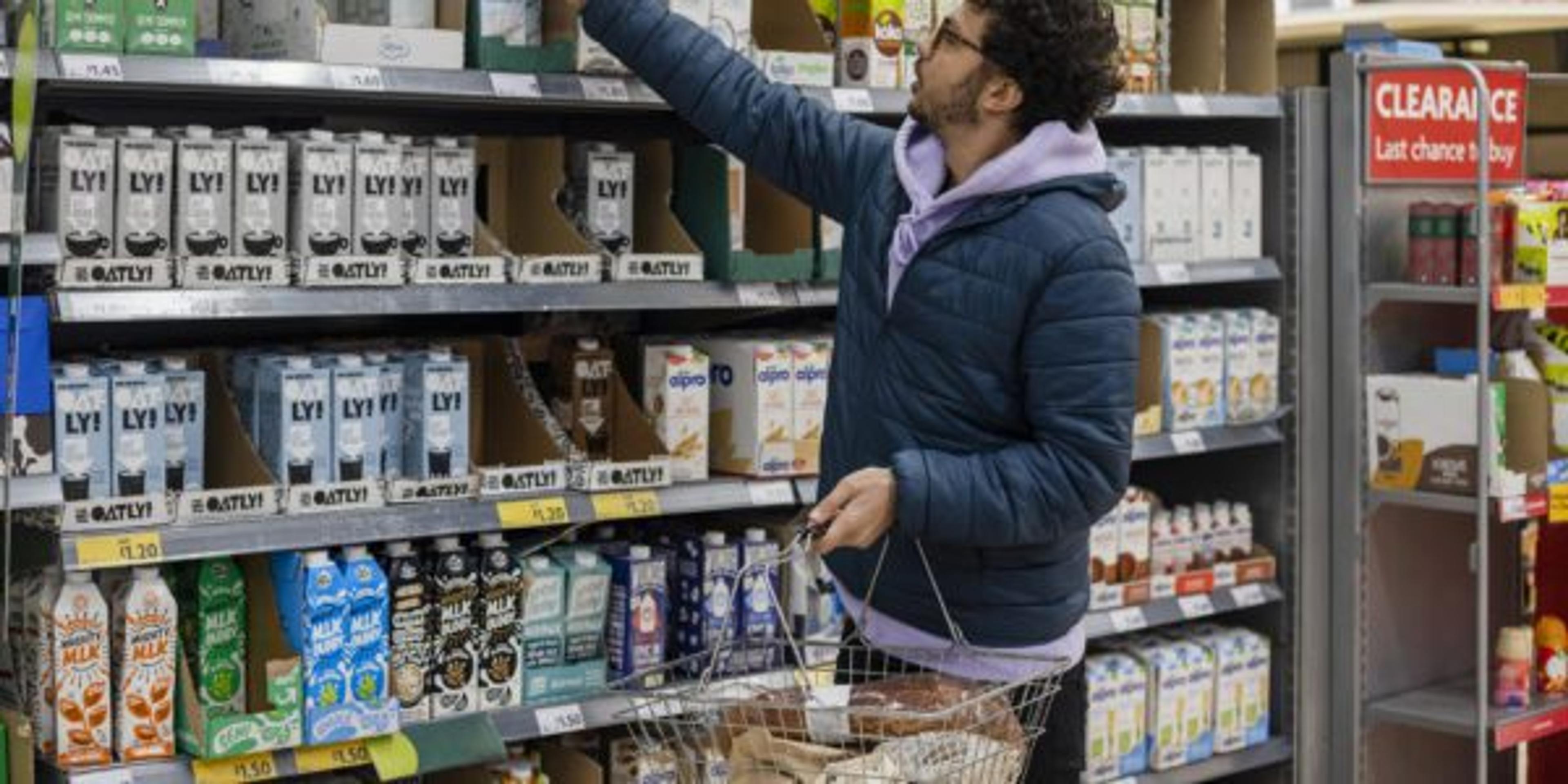 If you are lactose intolerant and your body disagrees with dairy, reaching that calcium threshold can become challenging, since dairy products like milk, cheese and yogurt contain significant calcium.