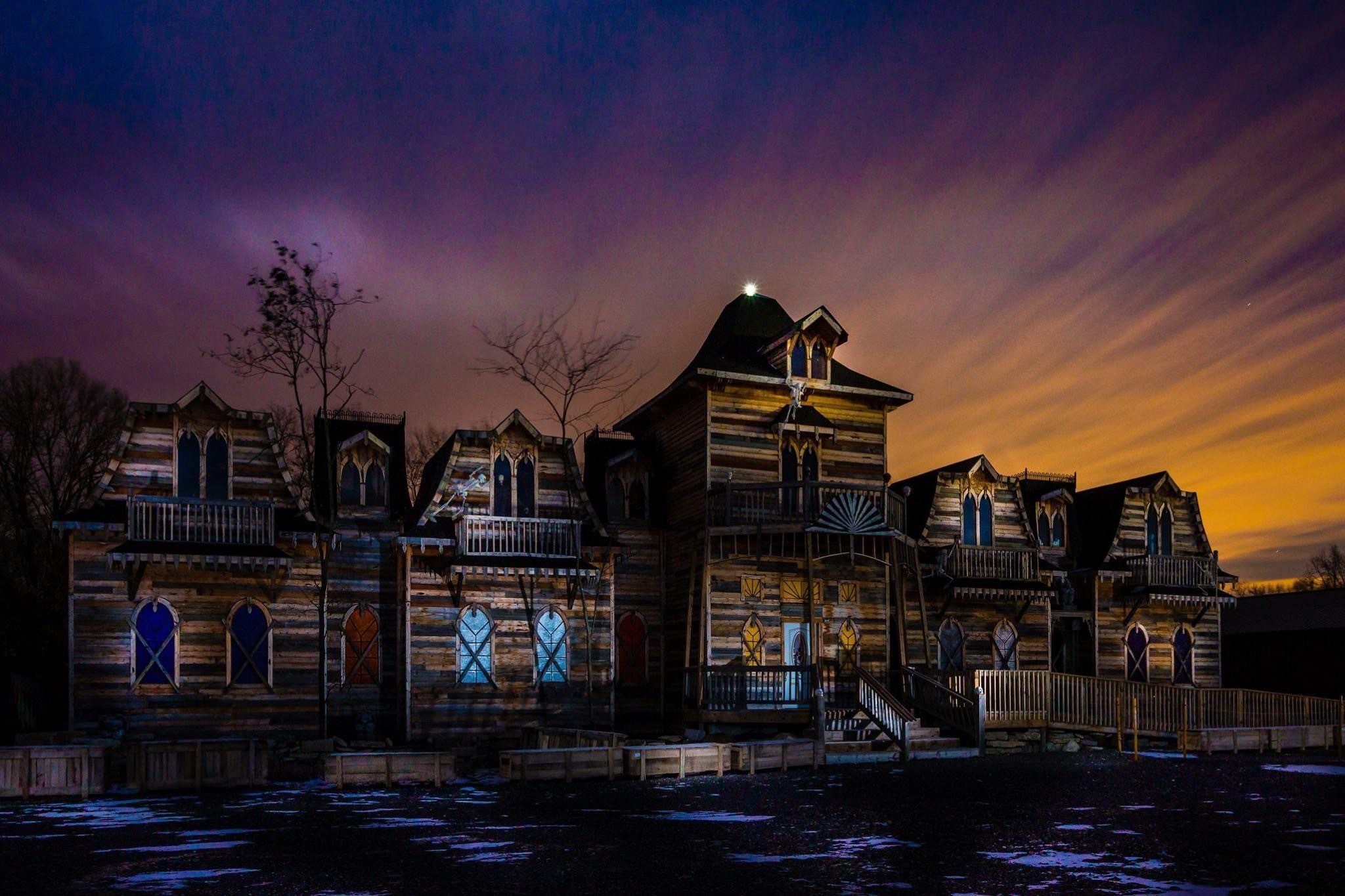 15 Of The Best Haunted Houses In Michigan   52278a99b995b955b15c2afb7ed783a124ee8e91 2048x1365 