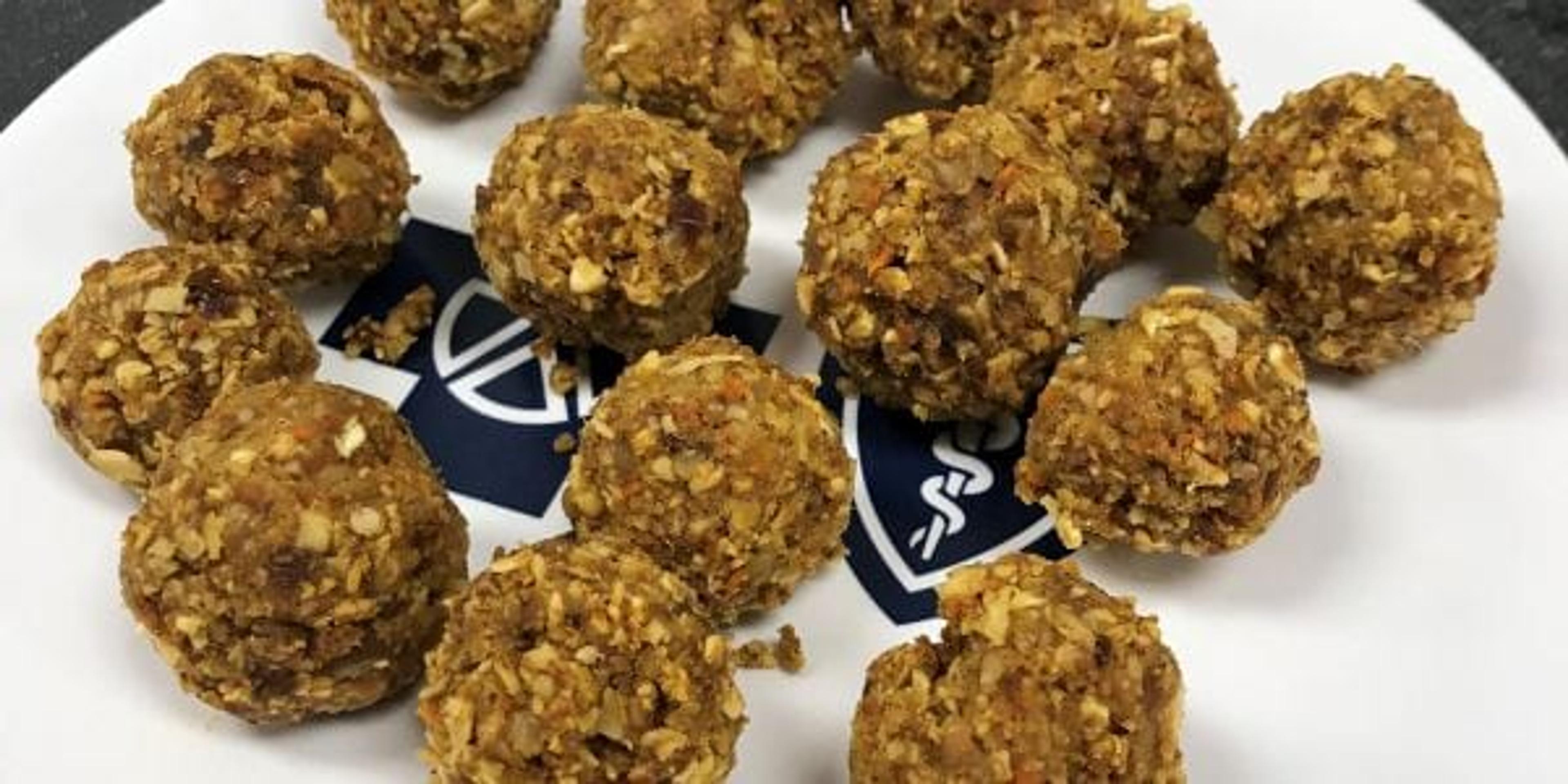 Carrot cake energy bites