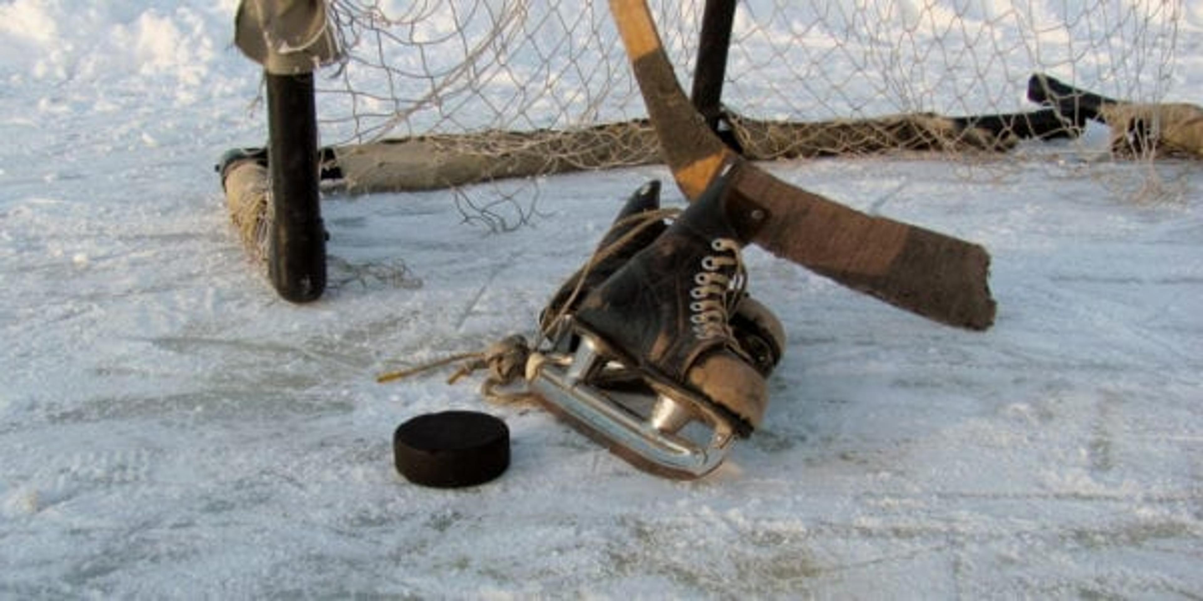 youth hockey players heat up