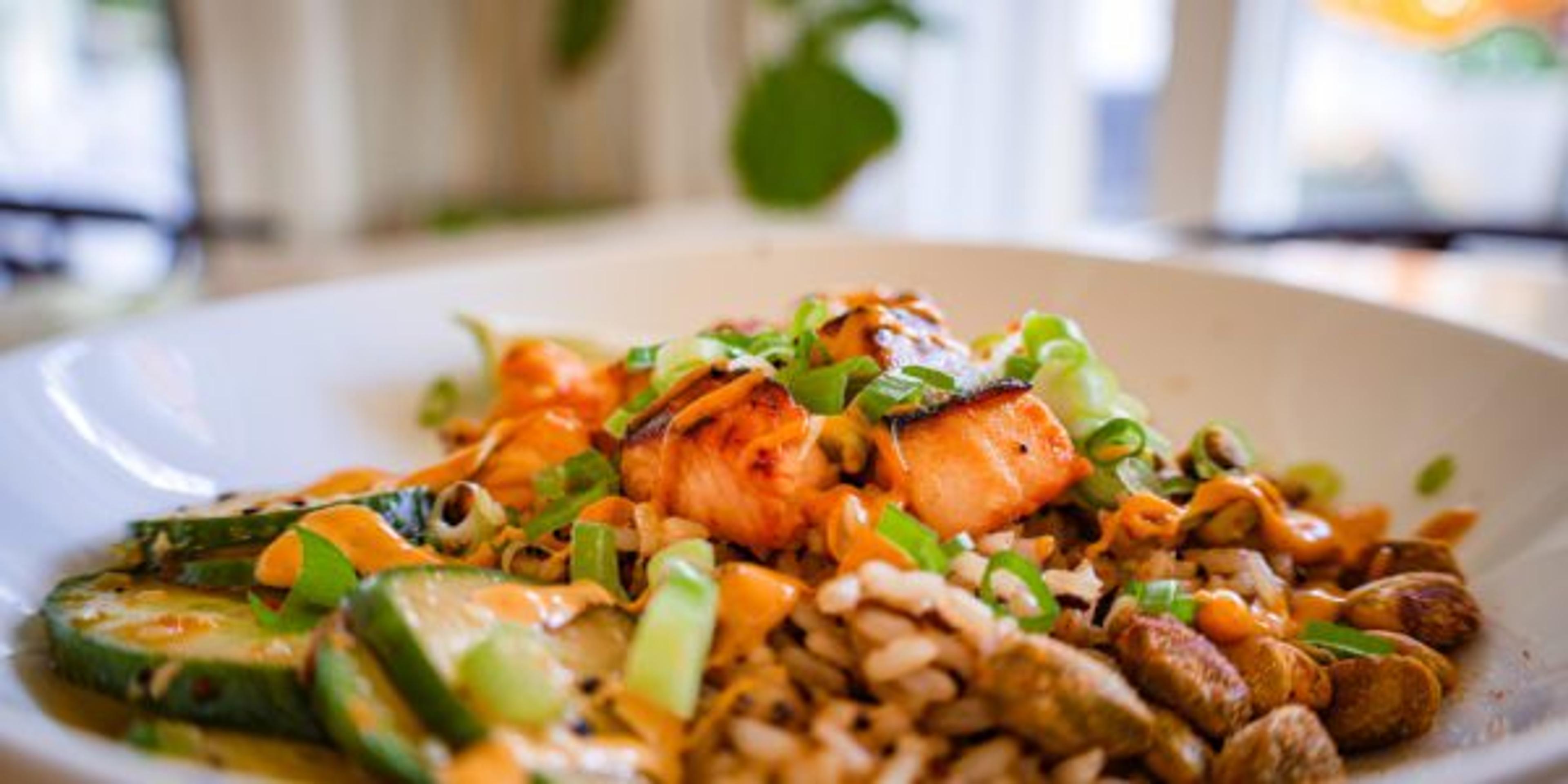 Easy Crispy Salmon Bowl with Marinated Cucumber 