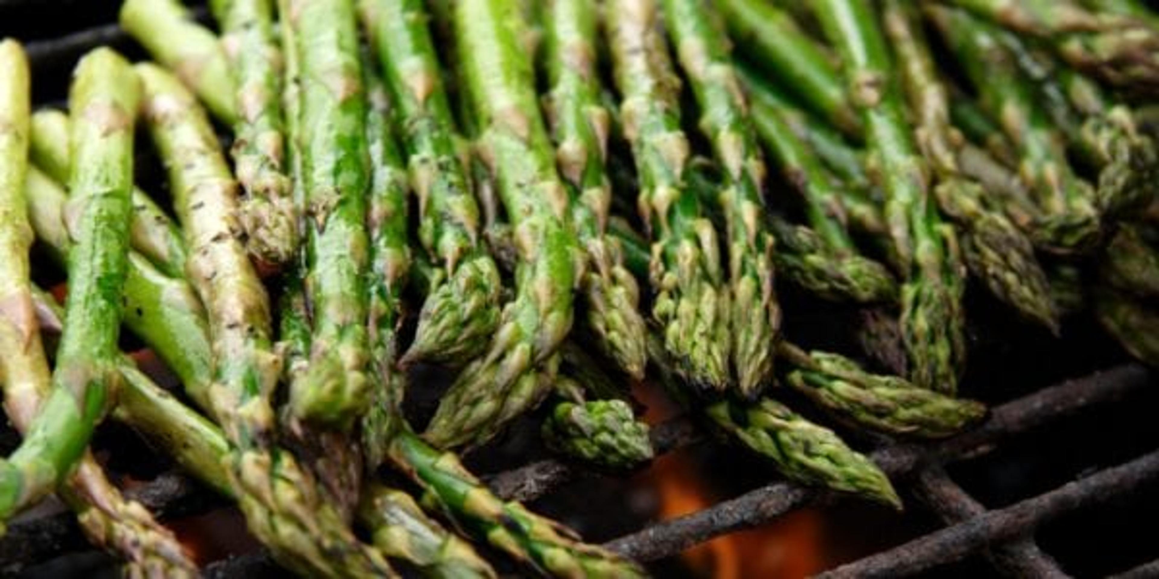 Asparagus on the grill