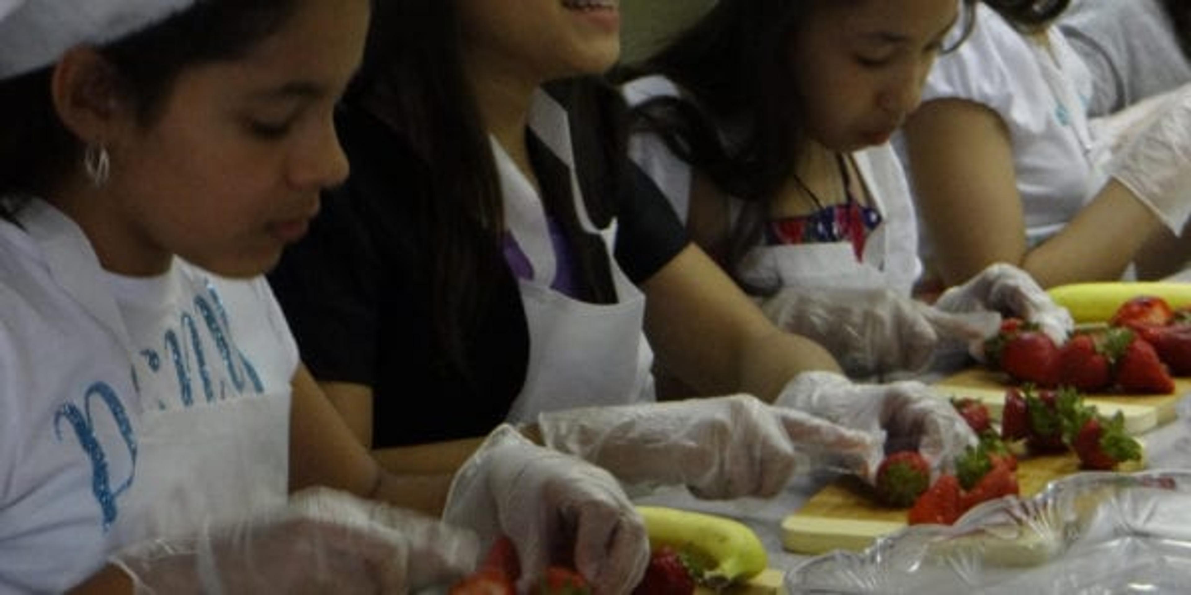 kids cooking