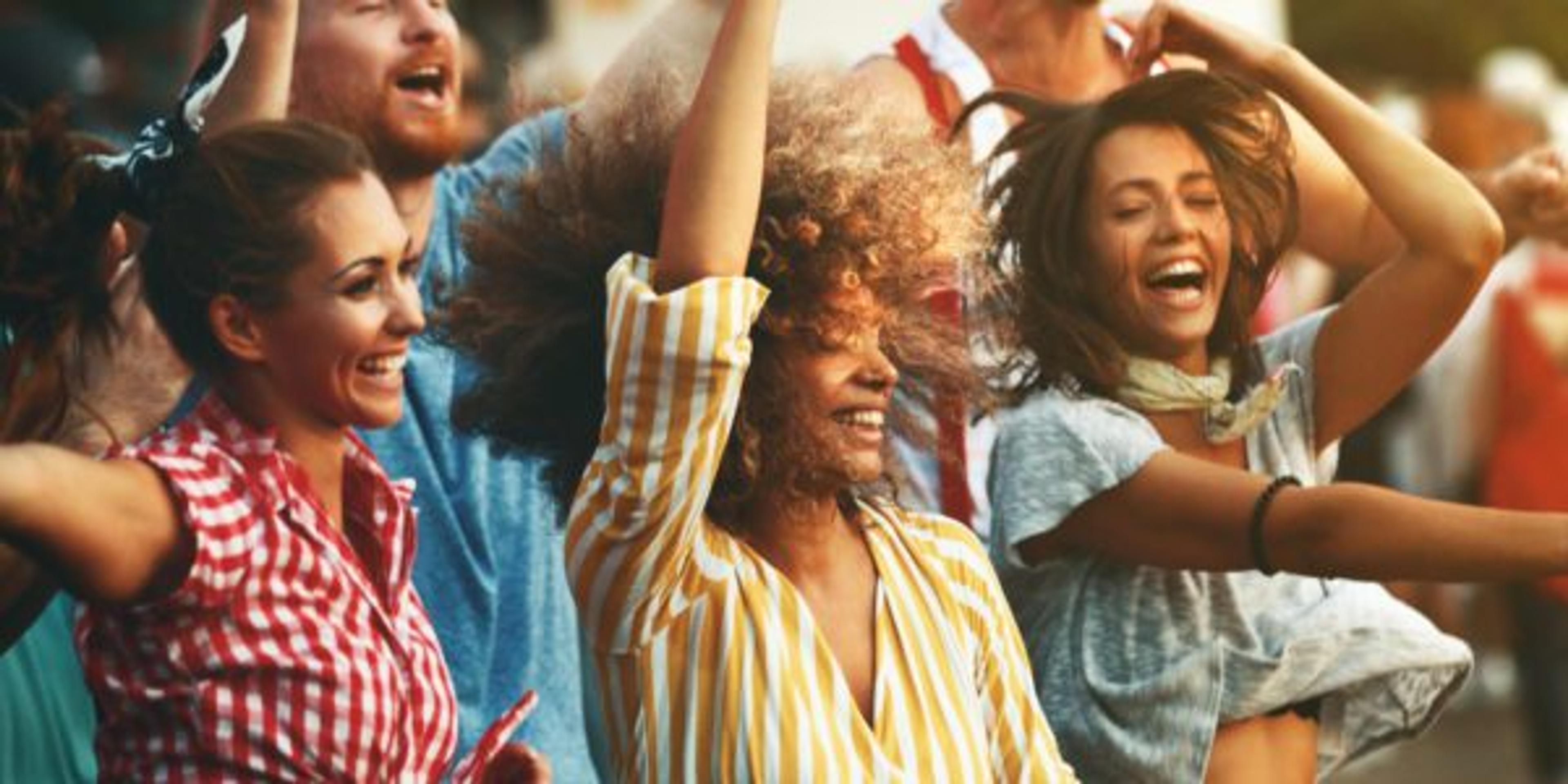 If you want to know what to bring to a music festival and how to stay safe and healthy during the marathon day, read these tips before showtime.