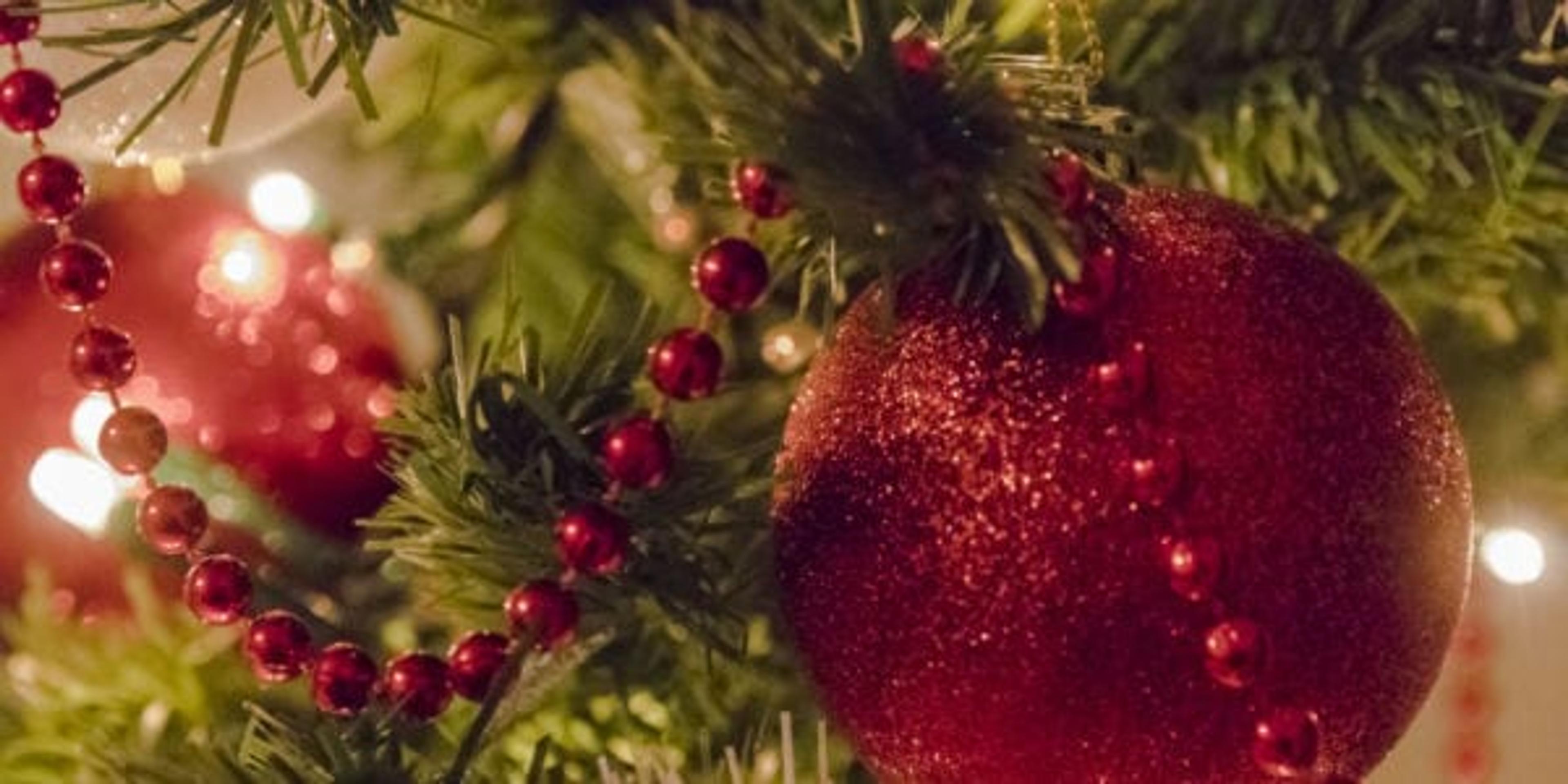 Closeup of a decorated christmas tree.