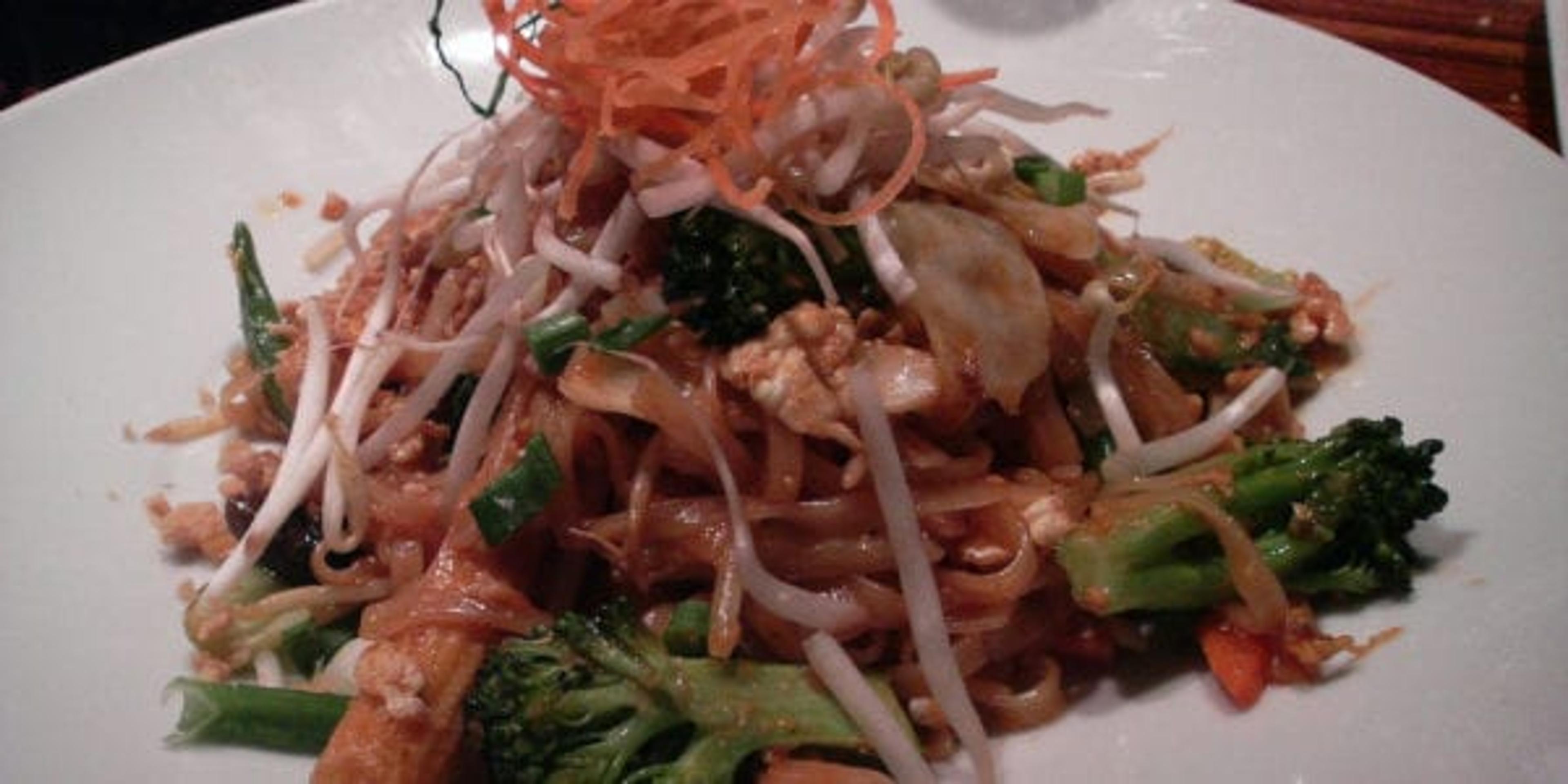 chicken pad thai