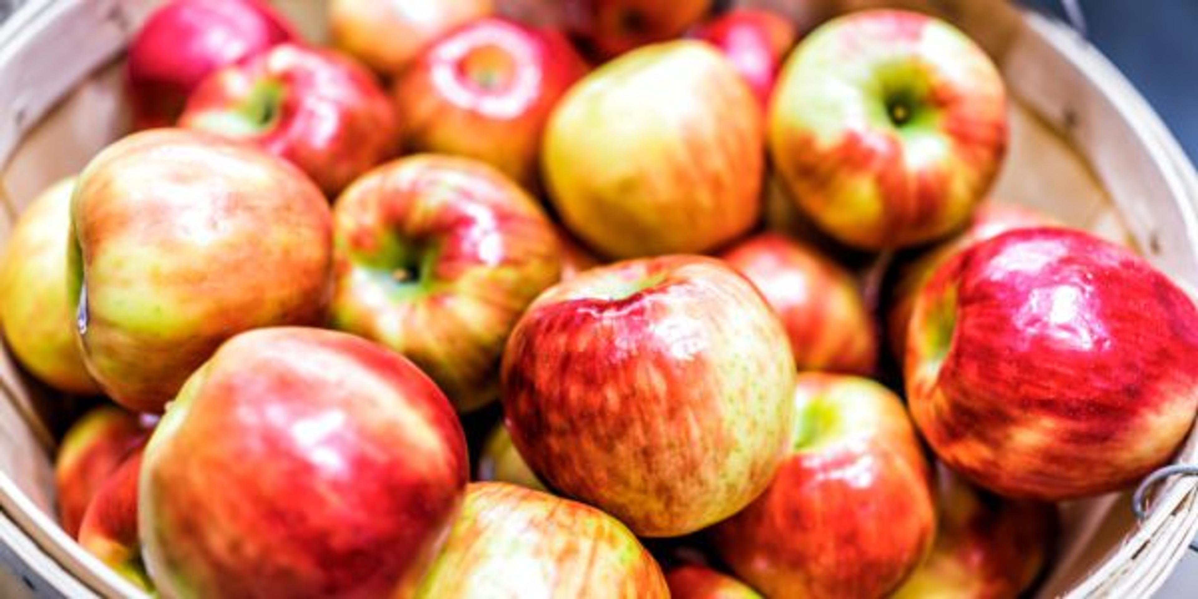 Honeycrisp apples