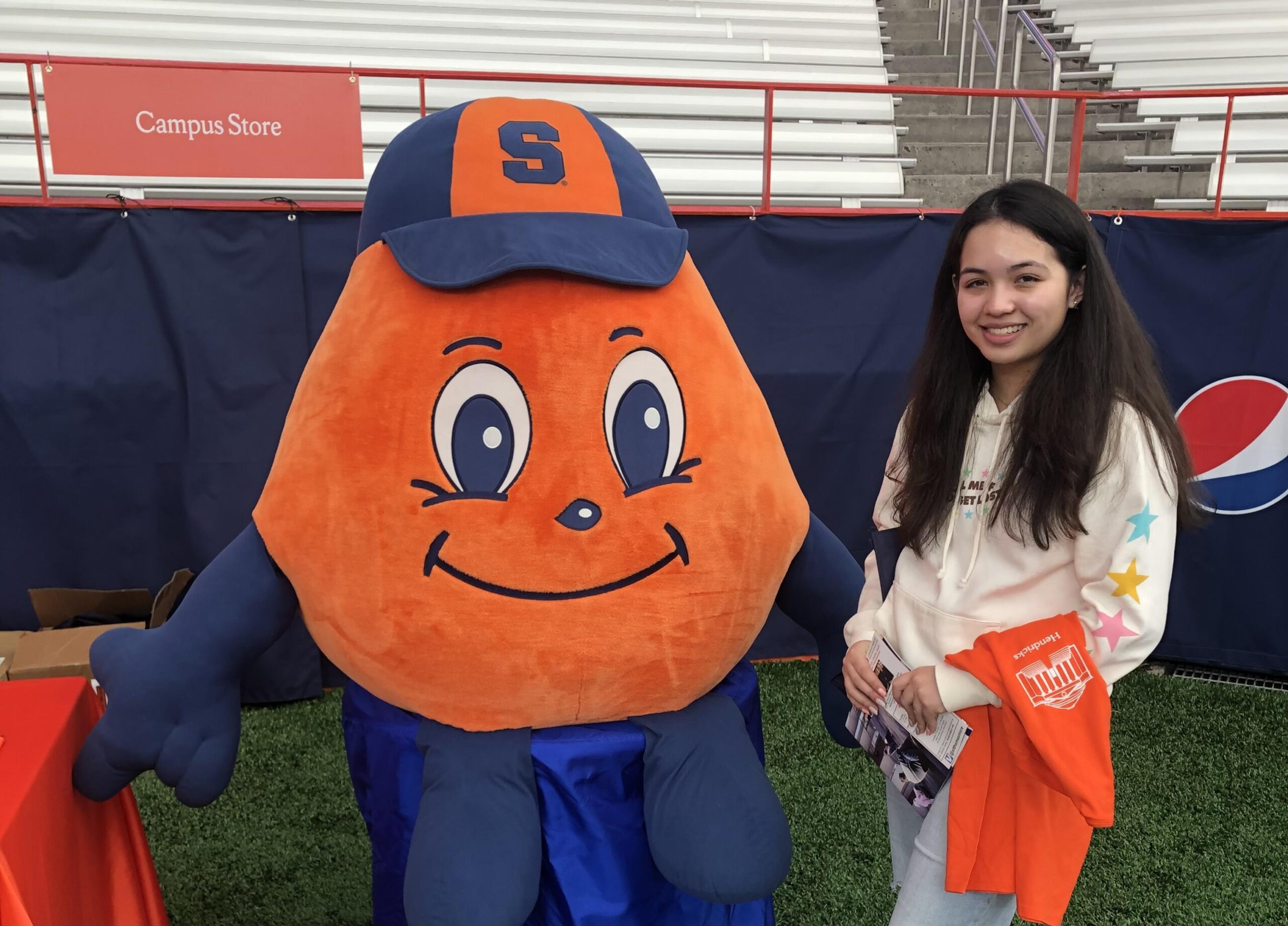 Caitlyn Begosa is a corporate communications intern at Blue Cross Blue Shield of Michigan. Caitlyn is a rising sophomore at Syracuse University, studying Magazine, News and Digital Journalism at the S.I. Newhouse School of Public Communications.