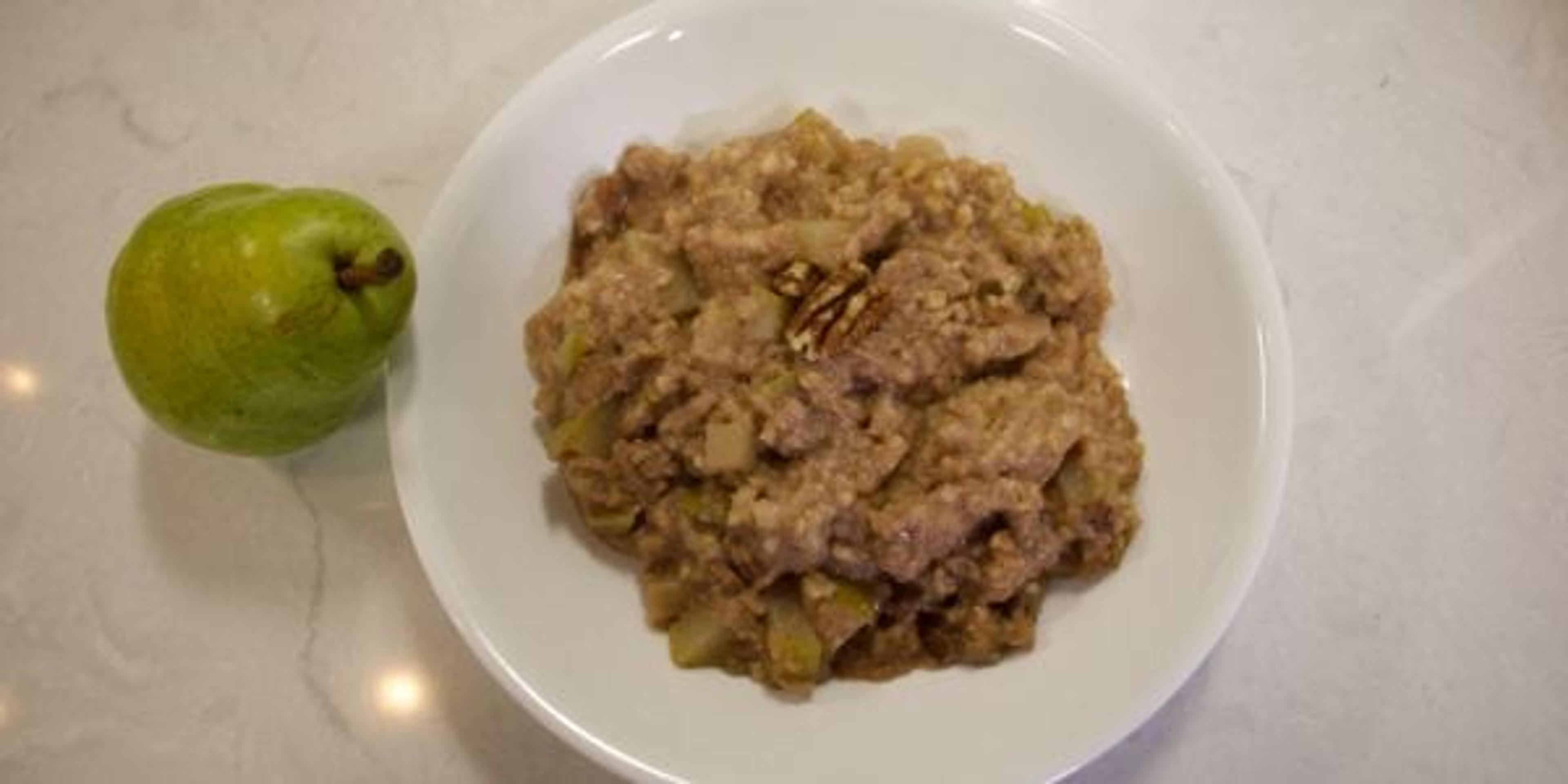 Image of slow cooker pear oatmeal