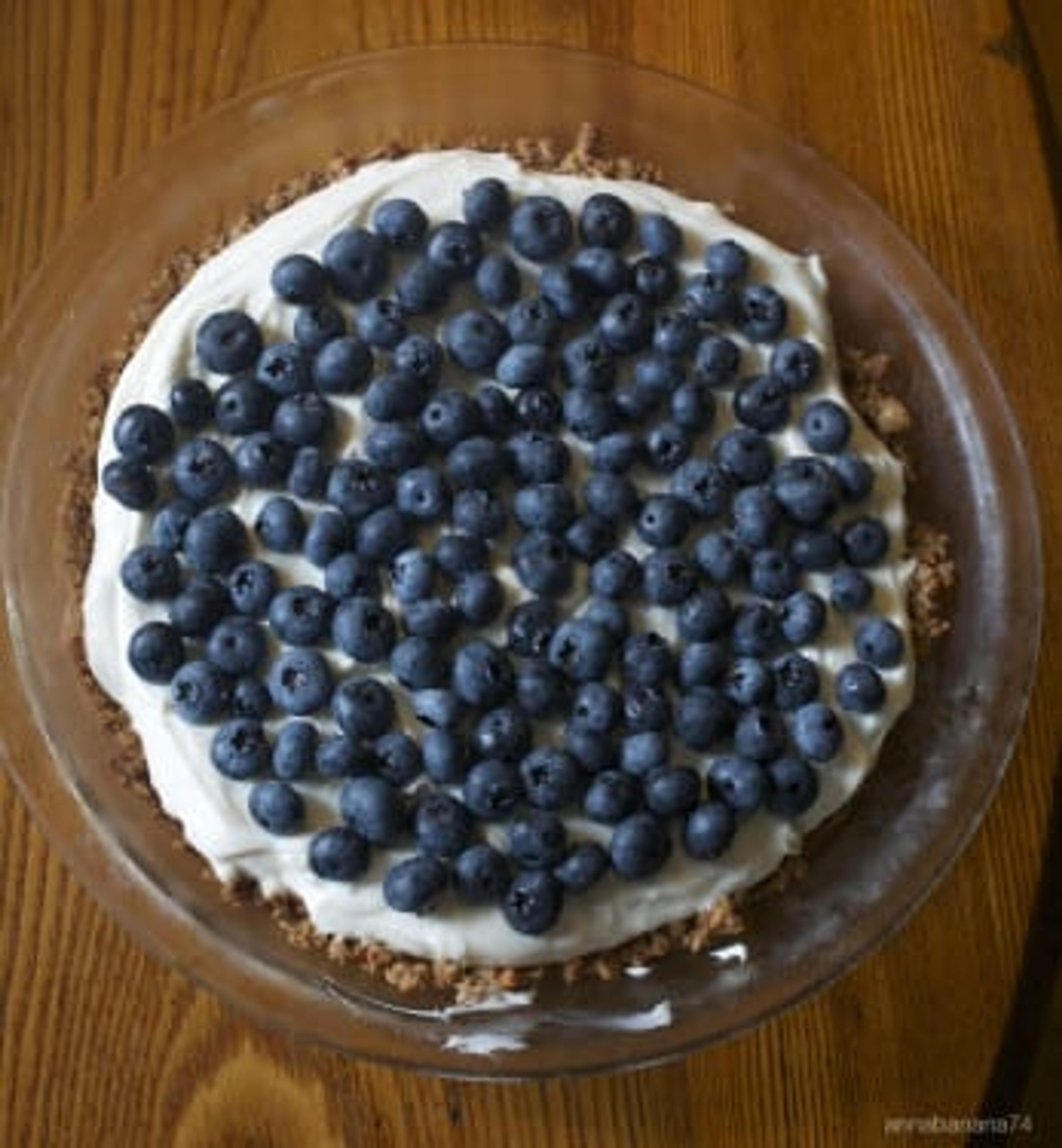 Yogurt Berry Pie