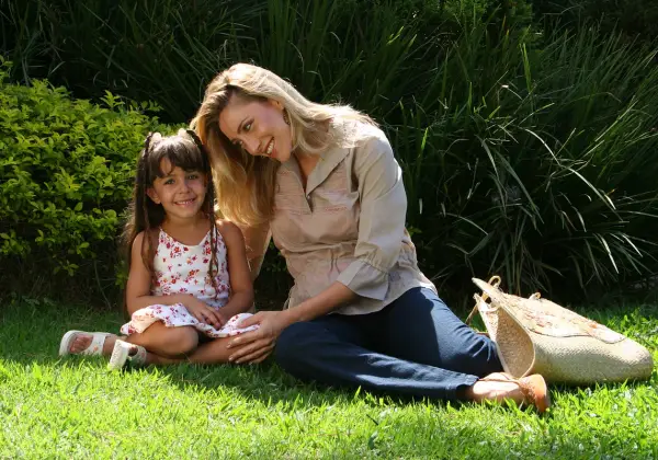 A Brazilian mother and daughter