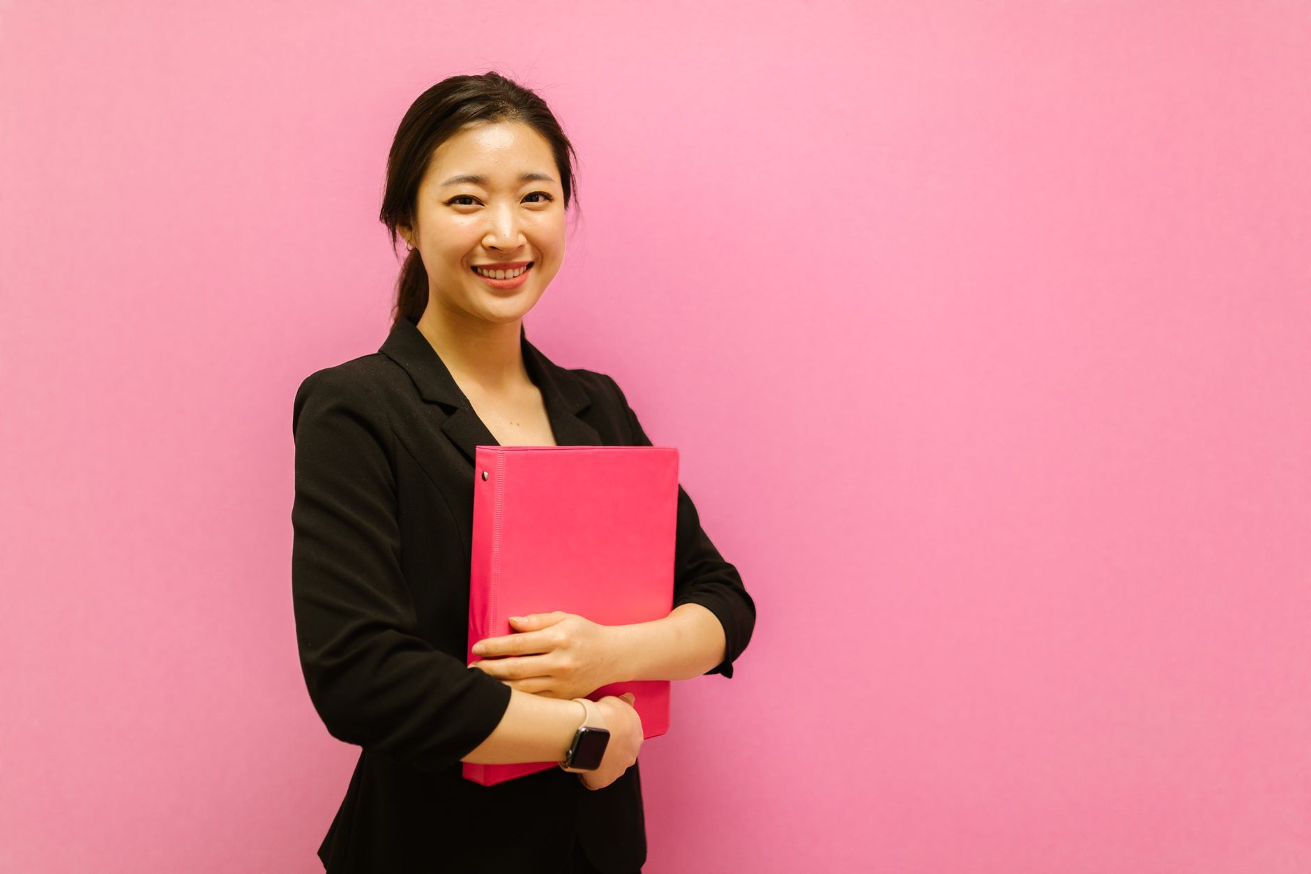 A smiling young Japanese woman