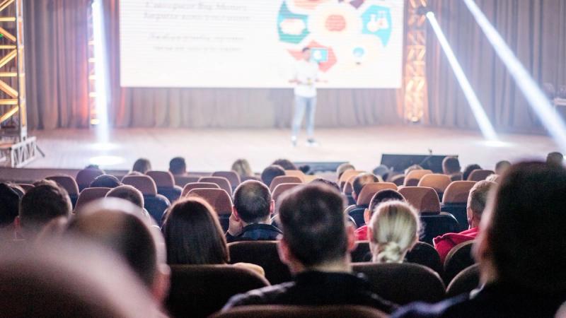 Running the guest list for a VIP-heavy GCC event