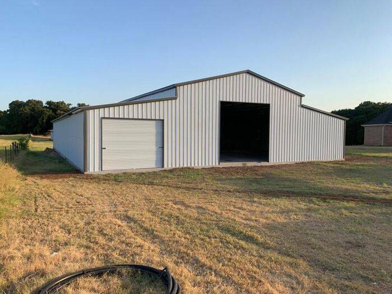 60x80x14/9 Barn with Large Lean-tos