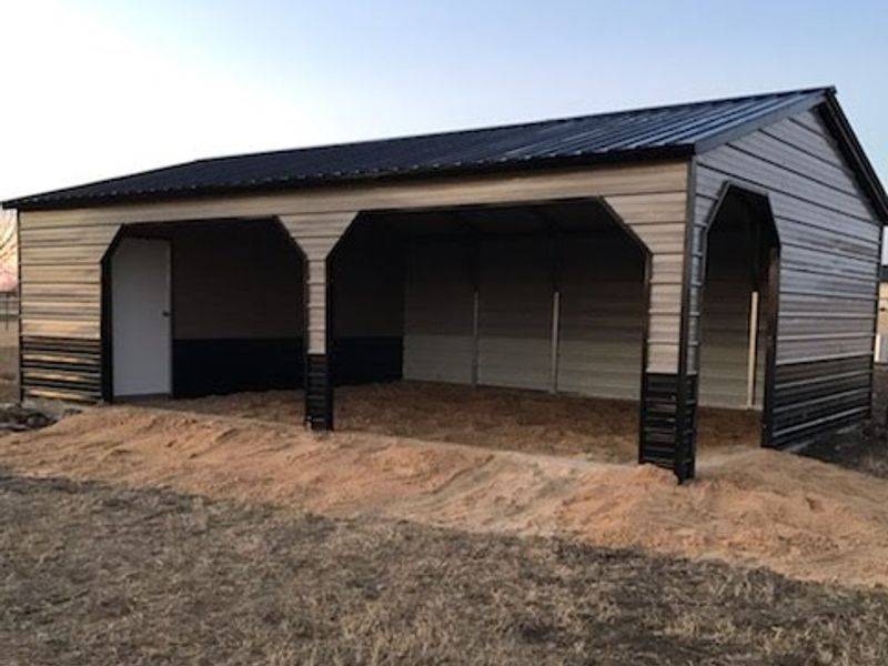 20x30x8 Custom Loafing Shed With Feed Room