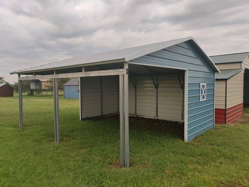 20x20x8 Loafing Shed Display Model with Horizontal Roof