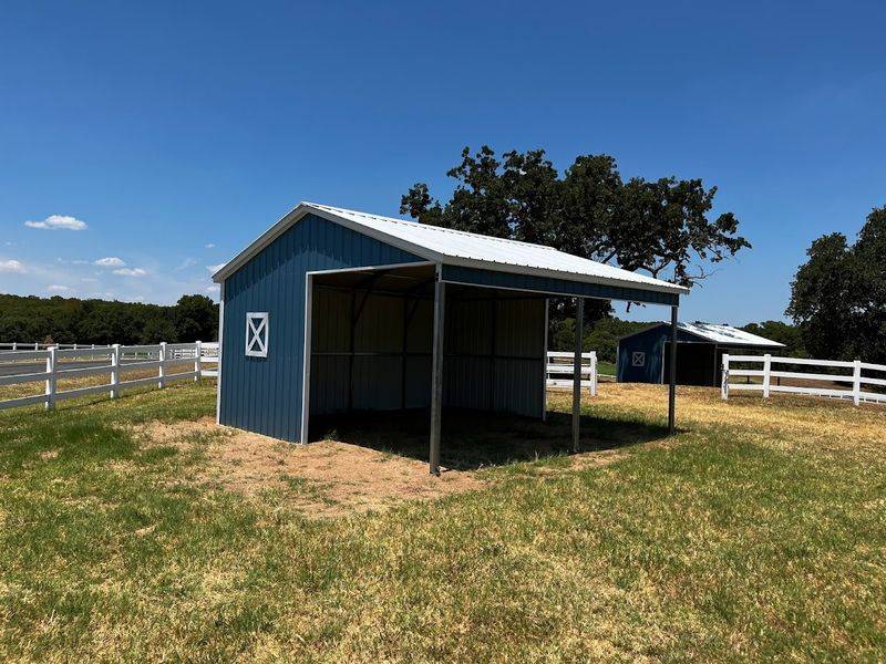 20x20x9 Loafing Shed All Vertical