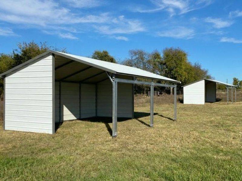 18x20x8 Loafing Shed with Horizontal Roof