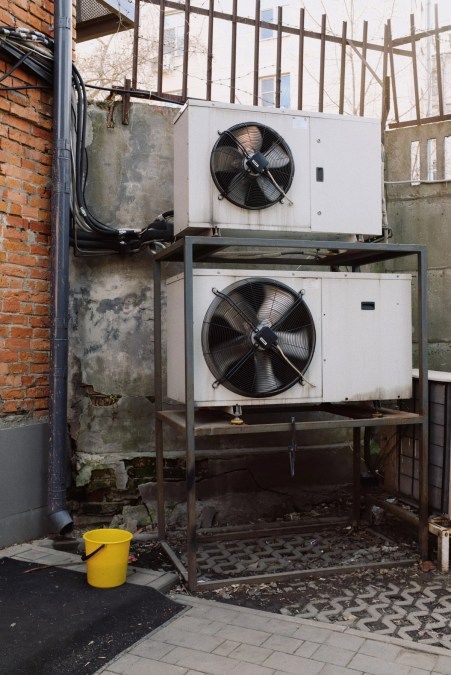 The Benefits of Using a Commercial Refrigerant Dehumidifier