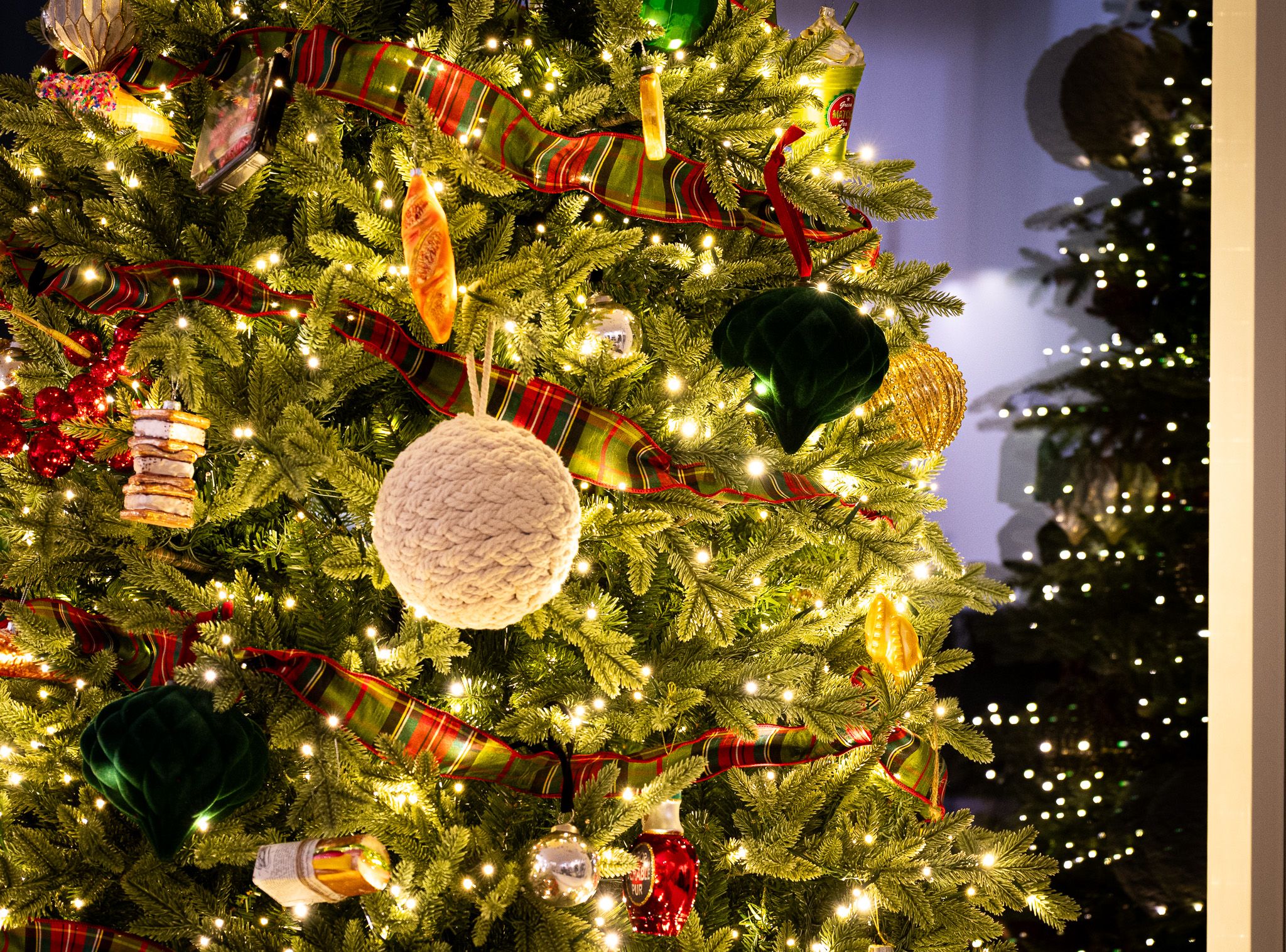 Close up of a decorated Christmas tree at Alpine Park TreeFest, featuring food themed ornaments and holiday lights​​​​‌﻿‍﻿​‍​‍‌‍﻿﻿‌﻿​‍‌‍‍‌‌‍‌﻿‌‍‍‌‌‍﻿‍​‍​‍​﻿‍‍​‍​‍‌﻿​﻿‌‍​‌‌‍﻿‍‌‍‍‌‌﻿‌​‌﻿‍‌​‍﻿‍‌‍‍‌‌‍﻿﻿​‍​‍​‍﻿​​‍​‍‌‍‍​‌﻿​‍‌‍‌‌‌‍‌‍​‍​‍​﻿‍‍​‍​‍​‍﻿﻿‌‍​‌‌‍‌​‌‍﻿‌‌‍‍‌‌‍﻿‍​‍﻿﻿‌﻿​﻿‌‍​‌‌‍﻿‍‌‍‍‌‌﻿‌​‌﻿‍‌​‍﻿﻿‌‍‍‌‌‍﻿‍‌﻿‌​‌‍‌‌‌‍﻿‍‌﻿‌​​‍﻿﻿‌‍‌‌‌‍‌​‌‍‍‌‌﻿‌​​‍﻿﻿‌‍﻿‌‌‍﻿﻿‌‍‌​‌‍‌‌​﻿﻿‌‌﻿​​‌﻿​‍‌‍‌‌‌﻿​﻿‌‍‌‌‌‍﻿‍‌﻿‌​‌‍​‌‌﻿‌​‌‍‍‌‌‍﻿﻿‌‍﻿‍​﻿‍﻿‌‍‍‌‌‍‌​​﻿﻿‌‌‍‌‍‌‍‌‍​﻿‍​​﻿​﻿​﻿‌‍​﻿‌​​﻿‍‌​﻿‍‌​‍﻿‌‌‍​‌‌‍‌‍‌‍‌‍​﻿‍​​‍﻿‌​﻿‌​​﻿​​​﻿‌‌​﻿‌‍​‍﻿‌​﻿‍‌‌‍‌‌‌‍​‍​﻿‌﻿​‍﻿‌​﻿​‌​﻿​​​﻿‌​‌‍‌‌‌‍‌​‌‍‌‍‌‍​﻿‌‍​﻿​﻿‌‌‌‍‌‌‌‍‌‌‌‍​﻿​﻿‍﻿‌﻿‌​‌﻿‍‌‌﻿​​‌‍‌‌​﻿﻿‌‌‍﻿‍‌‍‌‌‌﻿‌﻿‌﻿​﻿‌‌​​‌‍﻿﻿‌﻿​﻿‌﻿‌​​﻿‍﻿‌﻿​​‌‍​‌‌﻿‌​‌‍‍​​﻿﻿‌‌‍​‍‌‍﻿﻿‌‍‌​‌﻿‍‌​‍‌‌​﻿‌‌‌​​‍‌‌﻿﻿‌‍‍﻿‌‍‌‌‌﻿‍‌​‍‌‌​﻿​﻿‌​‌​​‍‌‌​﻿​﻿‌​‌​​‍‌‌​﻿​‍​﻿​‍‌‍​‍‌‍​﻿​﻿‌‌‌‍​﻿​﻿‌﻿‌‍‌‌‌‍‌‌‌‍​‍‌‍‌​‌‍‌‍‌‍​﻿​﻿​‌​‍‌‌​﻿​‍​﻿​‍​‍‌‌​﻿‌‌‌​‌​​‍﻿‍‌‍​‌‌‍﻿​‌﻿‌​​﻿﻿﻿‌‍​‍‌‍​‌‌﻿​﻿‌‍‌‌‌‌‌‌‌﻿​‍‌‍﻿​​﻿﻿‌​‍‌‌​﻿​‍‌​‌‍‌‍​‌‌‍‌​‌‍﻿‌‌‍‍‌‌‍﻿‍​‍‌‌​﻿​‍‌​‌‍‌﻿​﻿‌‍​‌‌‍﻿‍‌‍‍‌‌﻿‌​‌﻿‍‌​‍‌‍‌‍‍‌‌‍‌​​﻿﻿‌‌‍‌‍‌‍‌‍​﻿‍​​﻿​﻿​﻿‌‍​﻿‌​​﻿‍‌​﻿‍‌​‍﻿‌‌‍​‌‌‍‌‍‌‍‌‍​﻿‍​​‍﻿‌​﻿‌​​﻿​​​﻿‌‌​﻿‌‍​‍﻿‌​﻿‍‌‌‍‌‌‌‍​‍​﻿‌﻿​‍﻿‌​﻿​‌​﻿​​​﻿‌​‌‍‌‌‌‍‌​‌‍‌‍‌‍​﻿‌‍​﻿​﻿‌‌‌‍‌‌‌‍‌‌‌‍​﻿​‍‌‍‌﻿‌​‌﻿‍‌‌﻿​​‌‍‌‌​﻿﻿‌‌‍﻿‍‌‍‌‌‌﻿‌﻿‌﻿​﻿‌‌​​‌‍﻿﻿‌﻿​﻿‌﻿‌​​‍‌‍‌﻿​​‌‍​‌‌﻿‌​‌‍‍​​﻿﻿‌‌‍​‍‌‍﻿﻿‌‍‌​‌﻿‍‌​‍‌‌​﻿‌‌‌​​‍‌‌﻿﻿‌‍‍﻿‌‍‌‌‌﻿‍‌​‍‌‌​﻿​﻿‌​‌​​‍‌‌​﻿​﻿‌​‌​​‍‌‌​﻿​‍​﻿​‍‌‍​‍‌‍​﻿​﻿‌‌‌‍​﻿​﻿‌﻿‌‍‌‌‌‍‌‌‌‍​‍‌‍‌​‌‍‌‍‌‍​﻿​﻿​‌​‍‌‌​﻿​‍​﻿​‍​‍‌‌​﻿‌‌‌​‌​​‍﻿‍‌‍​‌‌‍﻿​‌﻿‌​​‍‌‍‌﻿​​‌‍‌‌‌﻿​‍‌﻿​﻿‌﻿​​‌‍‌‌‌‍​﻿‌﻿‌​‌‍‍‌‌﻿‌‍‌‍‌‌​﻿﻿‌‌﻿​​‌﻿‌‌‌‍​‍‌‍﻿​‌‍‍‌‌﻿​﻿‌‍‍​‌‍‌‌‌‍‌​​‍​‍‌﻿﻿‌