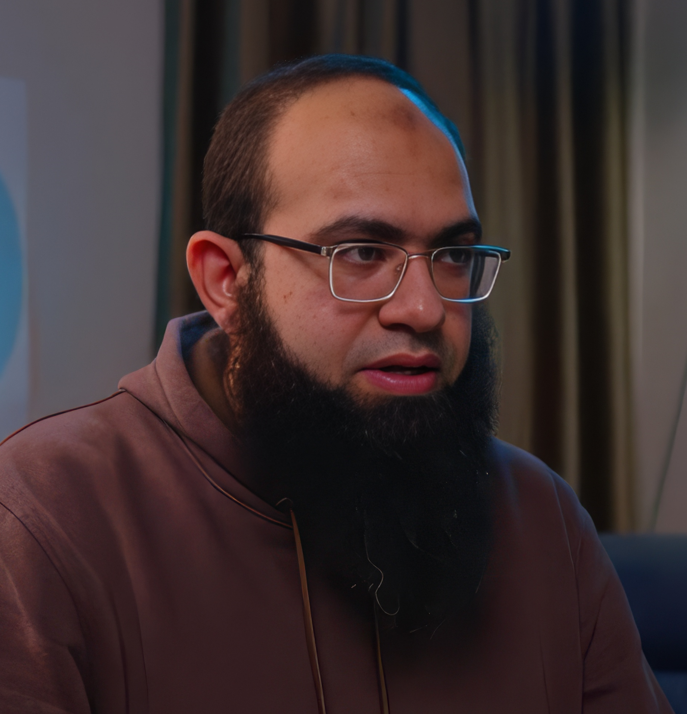 عمر حسين