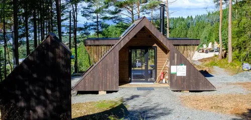 bilde av dagsturhytten