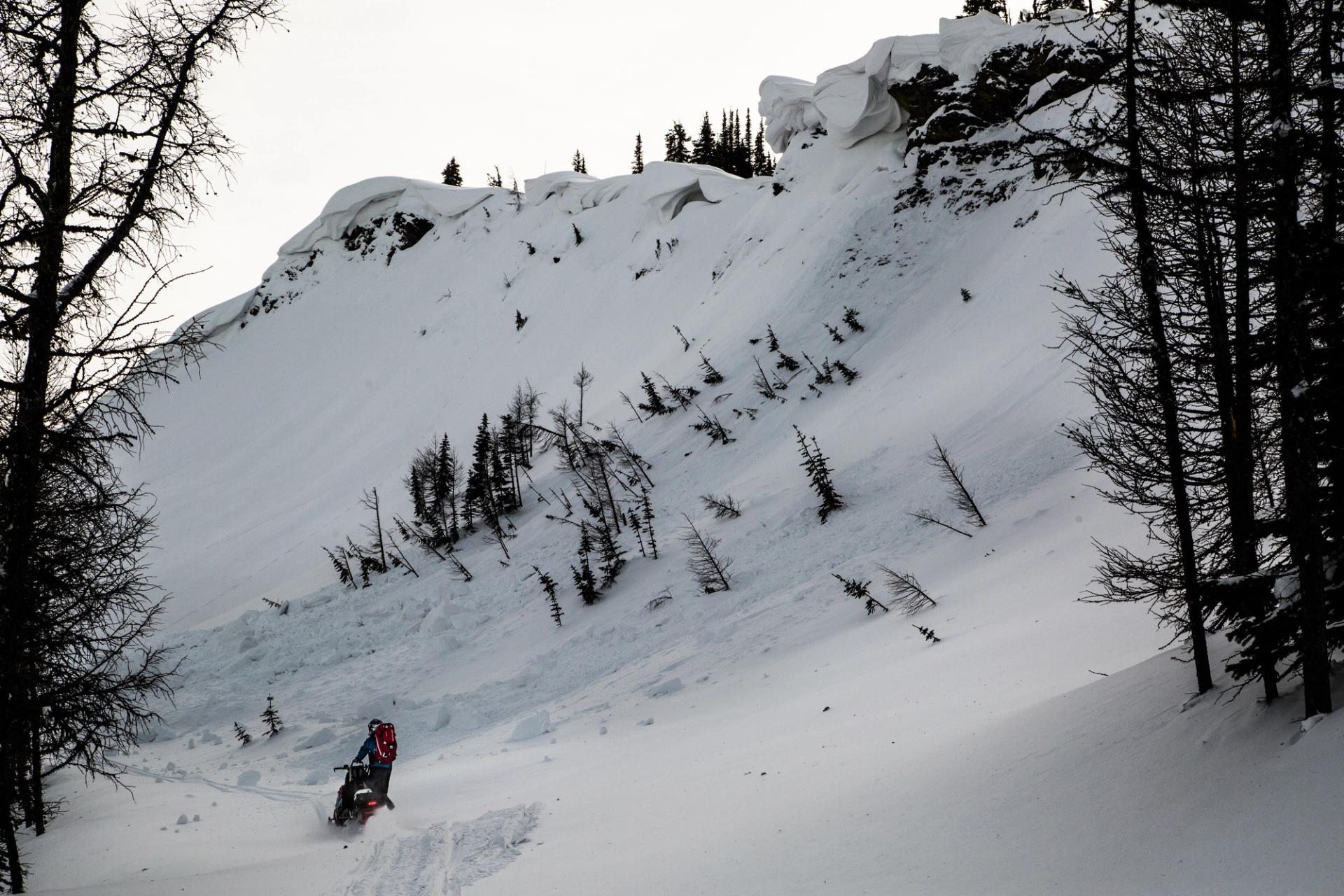 On this route, an avalanche is capable of striking someone traveling below. Therefore, it requires a great deal of caution before proceeding.