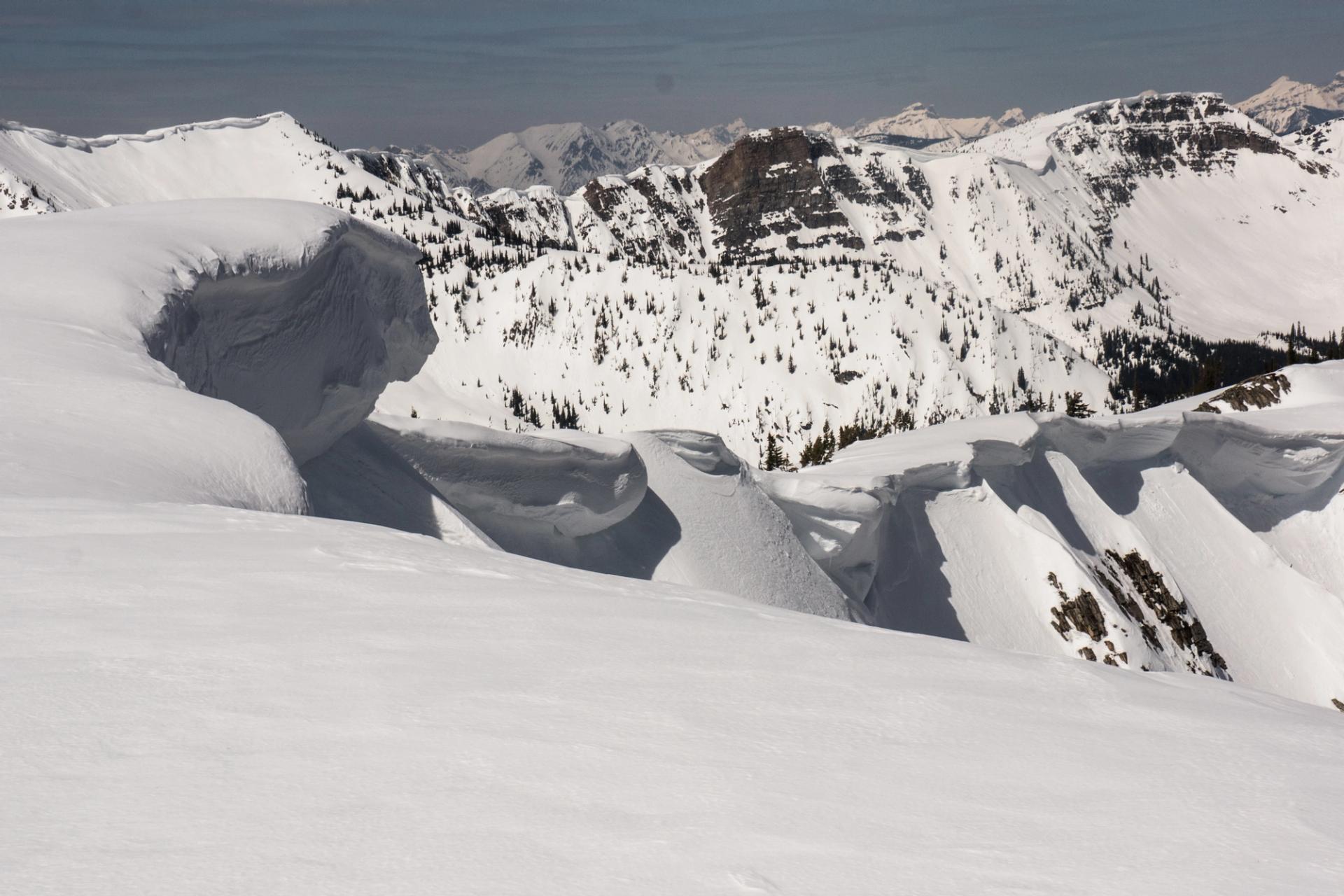A line of captions along a ridge.