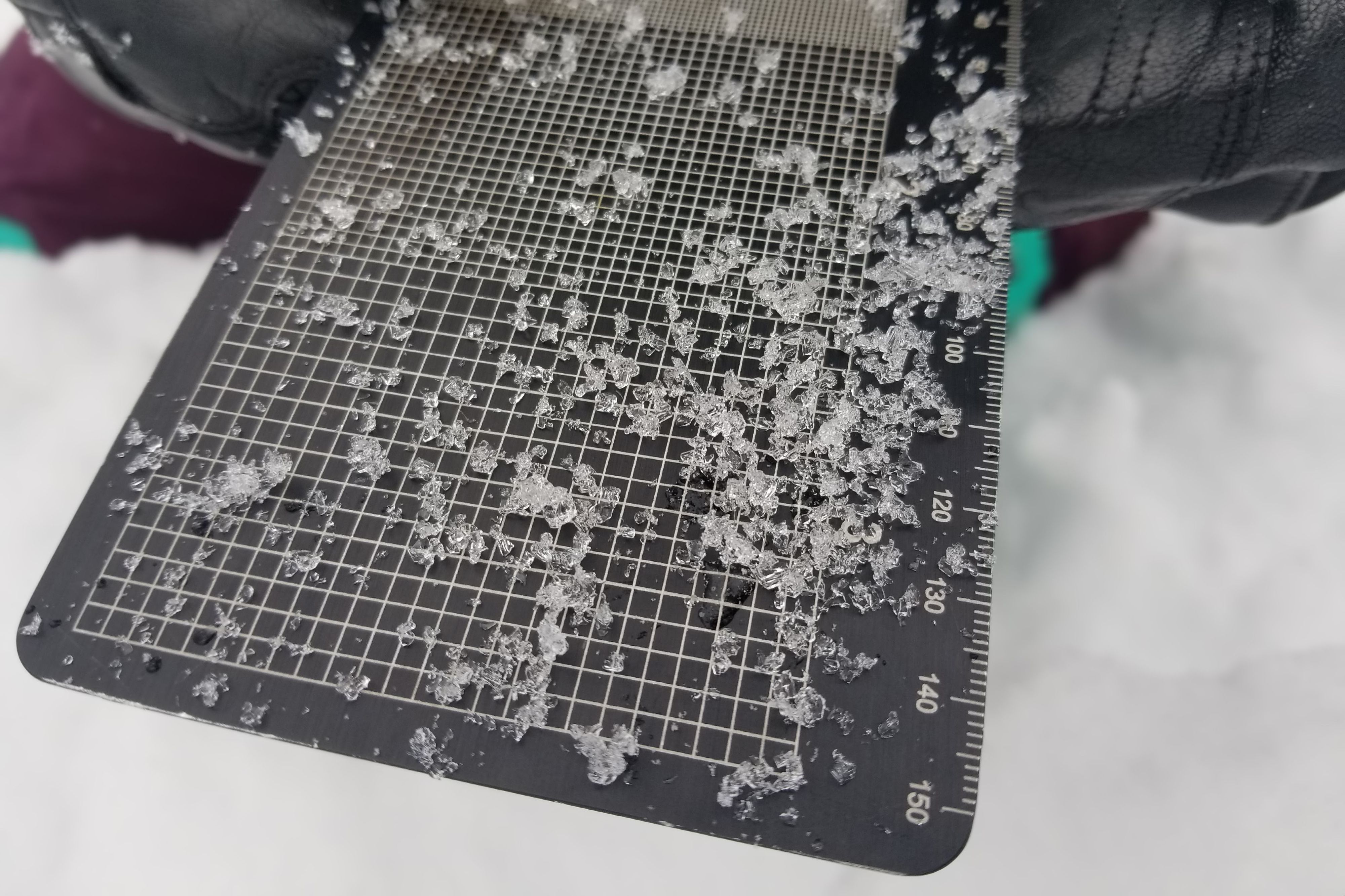 These crystals form in response to differences in temperature throughout the snowpack. They are sharp-sided grains that don’t bond well with each other or with surrounding snow. A layer of facets looks and feels like sugar, with virtually no cohesion between the grains.