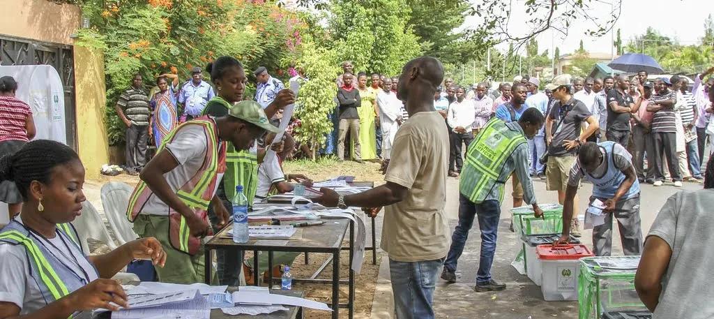 Trusted Voter Registration: A Robust Tool for Electoral Committees