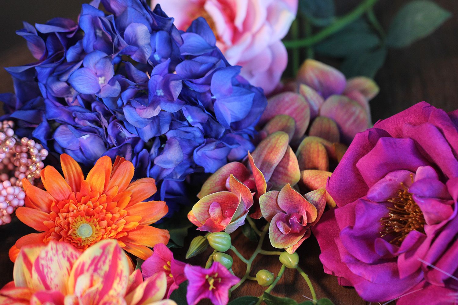 Kunstbloemen Schoonmaken: Tips voor het verzorgen van jouw zijden bloemen