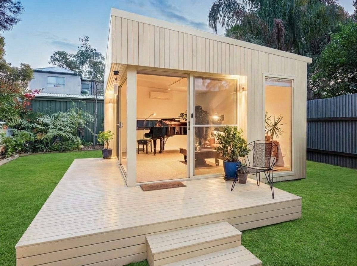 Backyard studio Maple Ridge — custom ADU construction