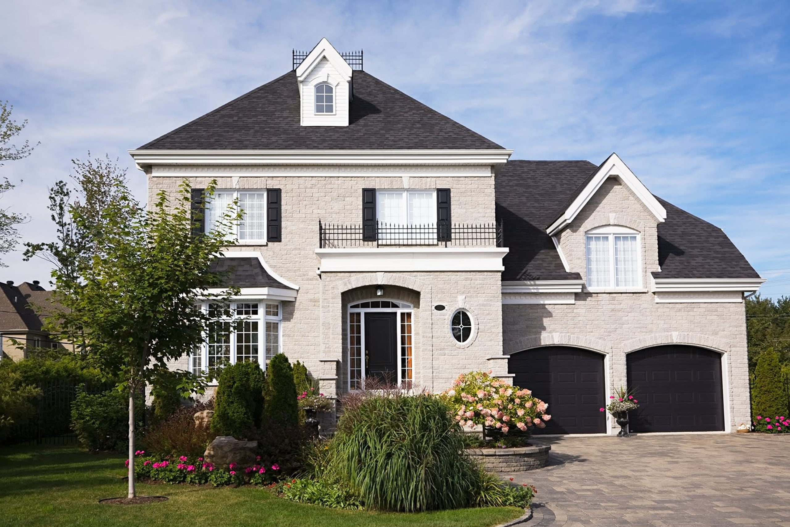 custom home builder in Surrey BC