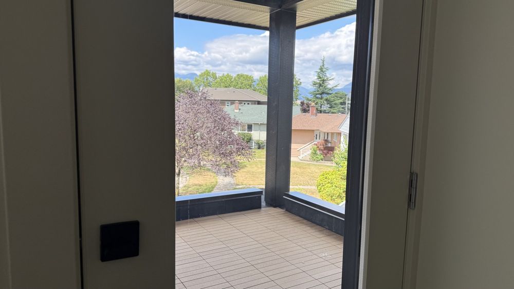 Upper-level deck access