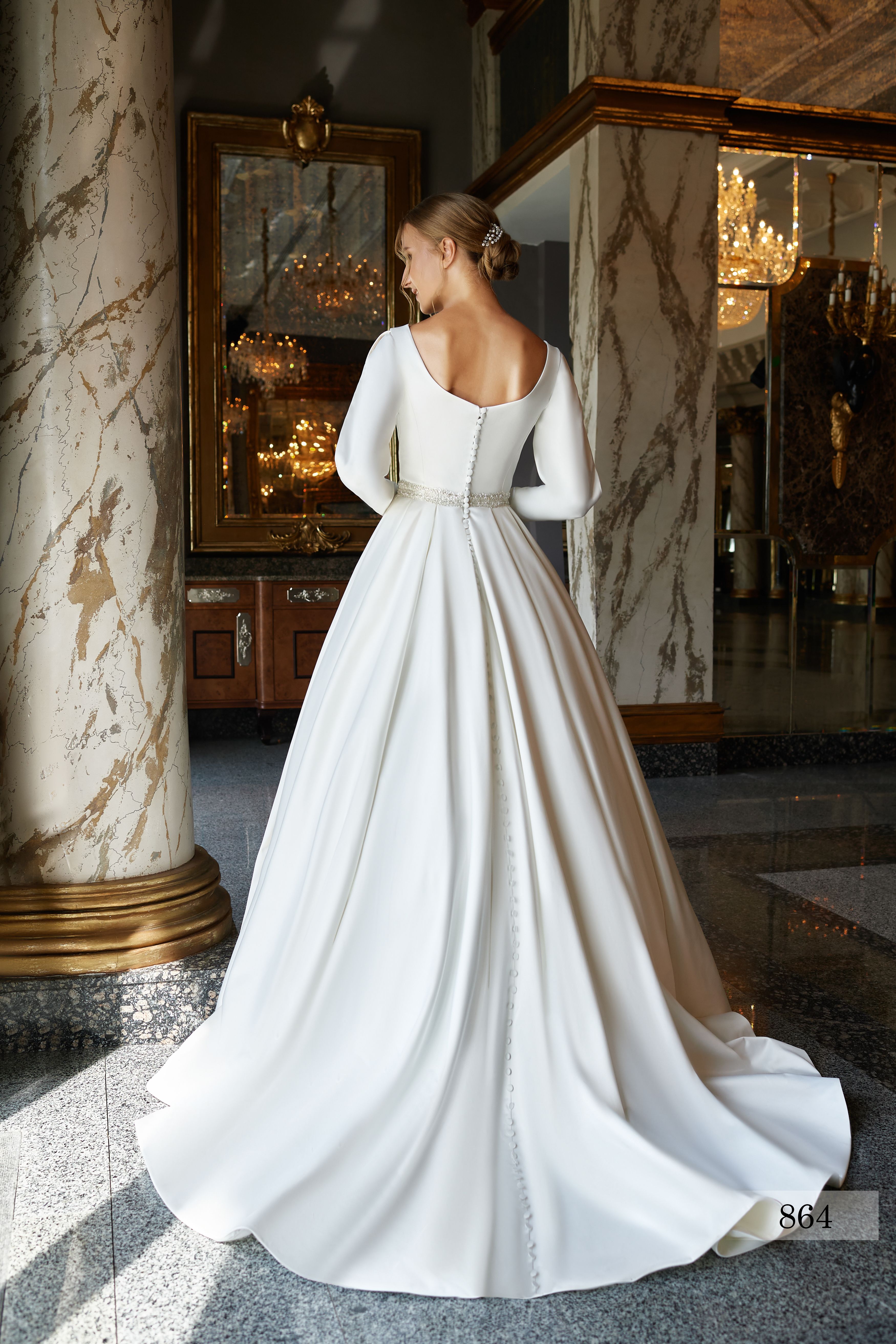 Rochia de mireasă Lavinia, model 864, colecția Royal Elegance