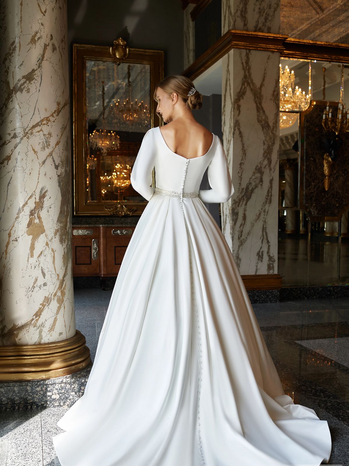 Rochia de mireasă Lavinia, model 864, colecția Royal Elegance