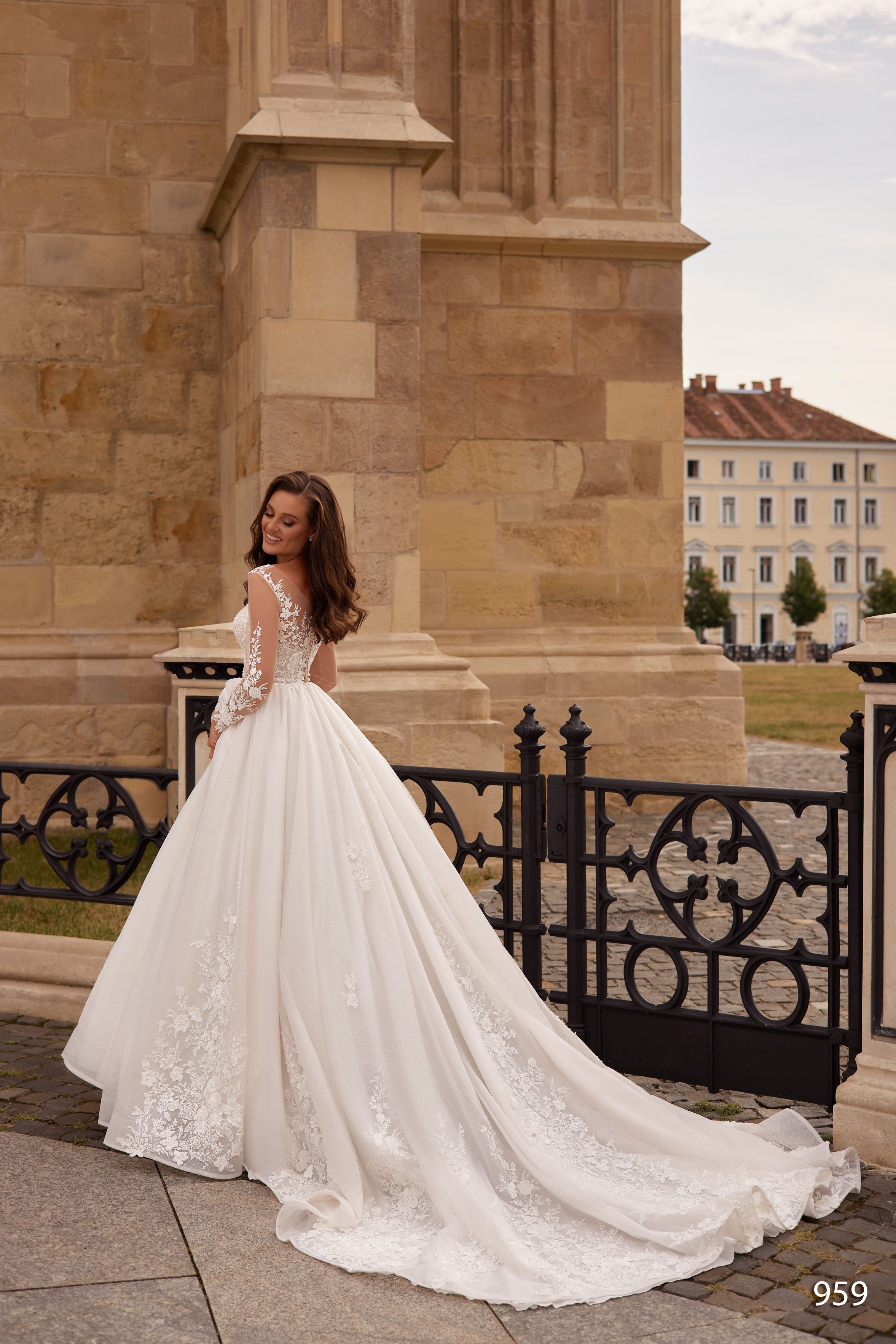 Rochia de mireasă Calista, model 959, colecția Sunshine