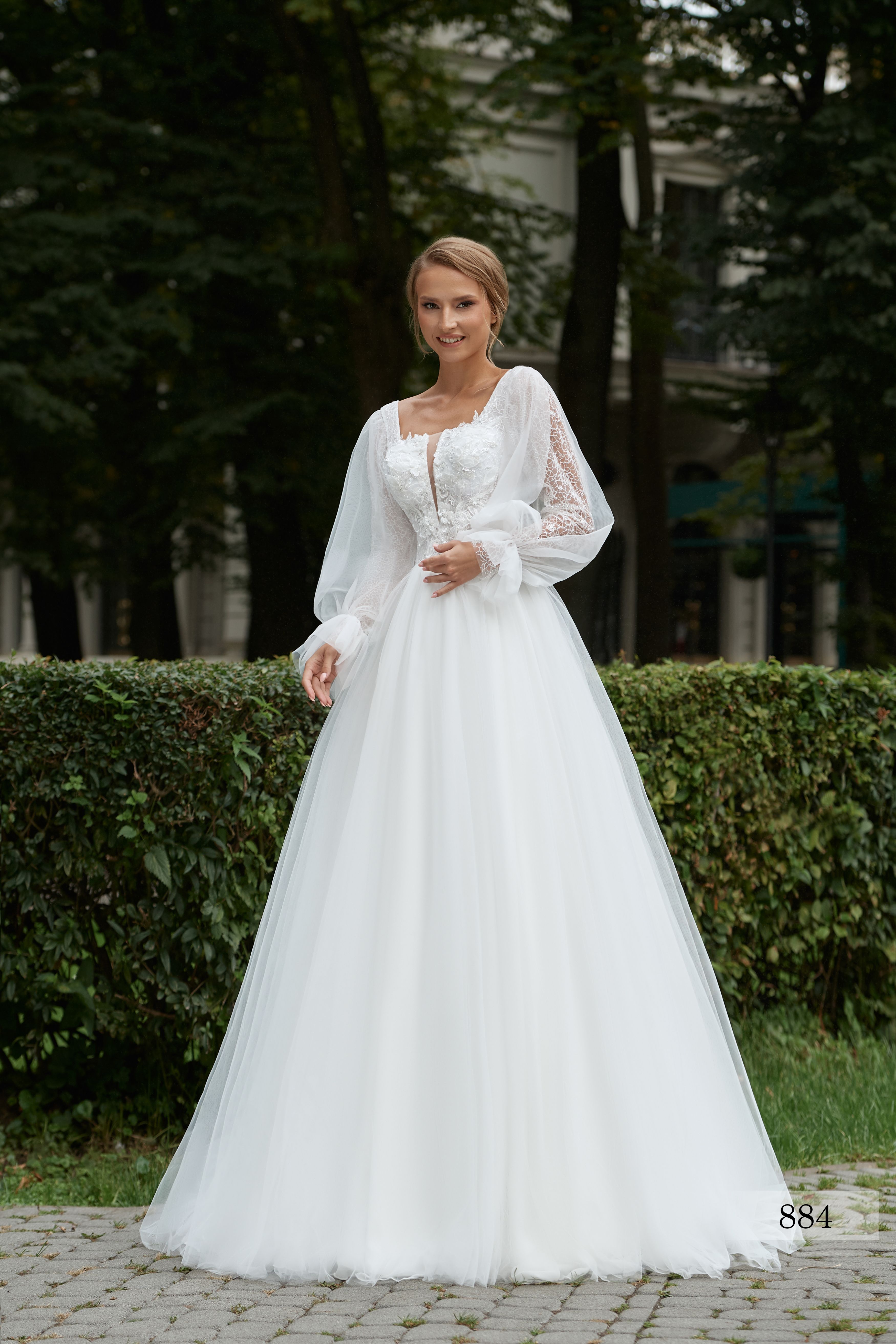 Rochia de mireasă Marina, model 884, colecția Royal Elegance