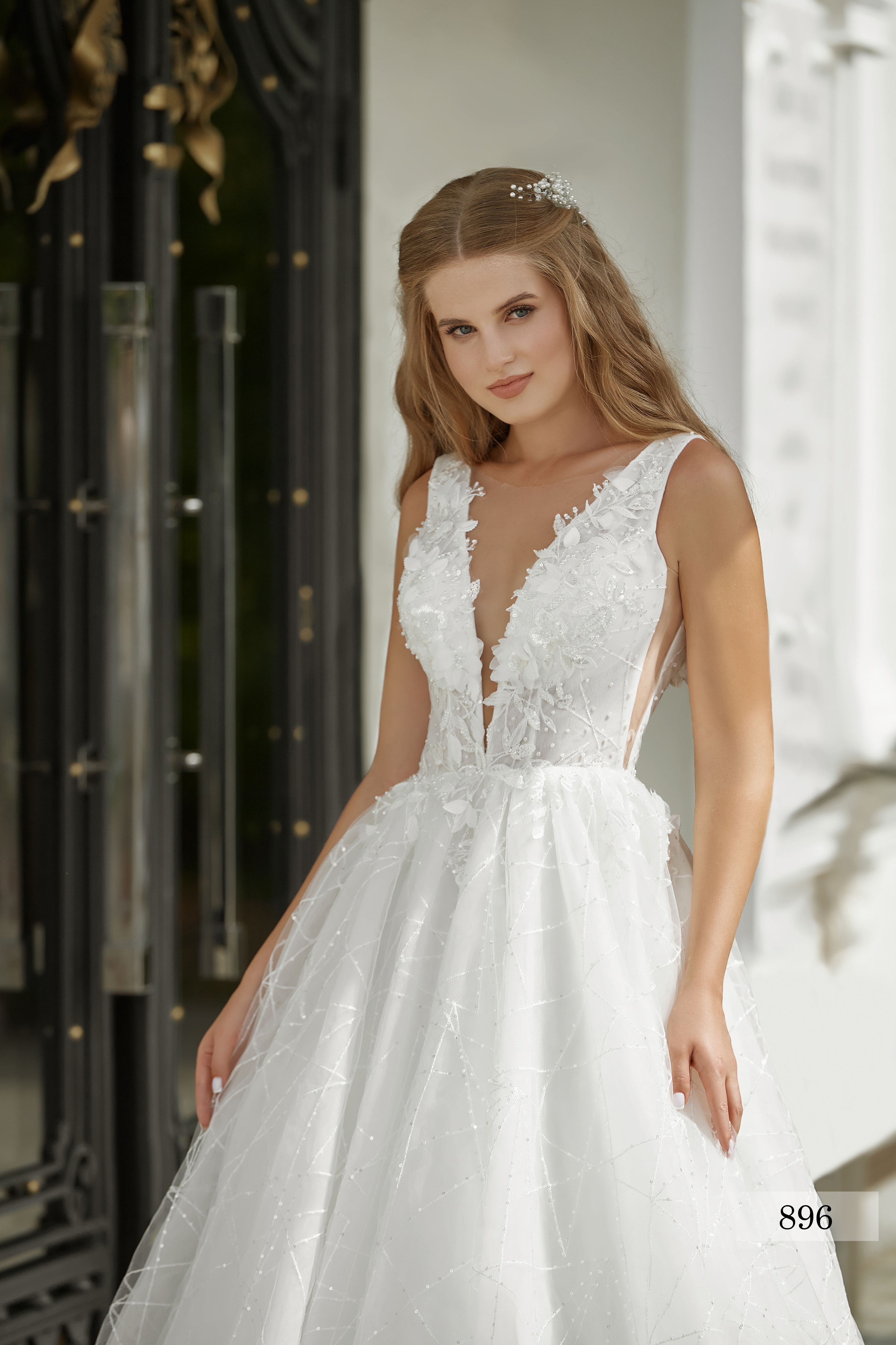 Rochia de mireasă Nicoleta, model 896, colecția Royal Elegance