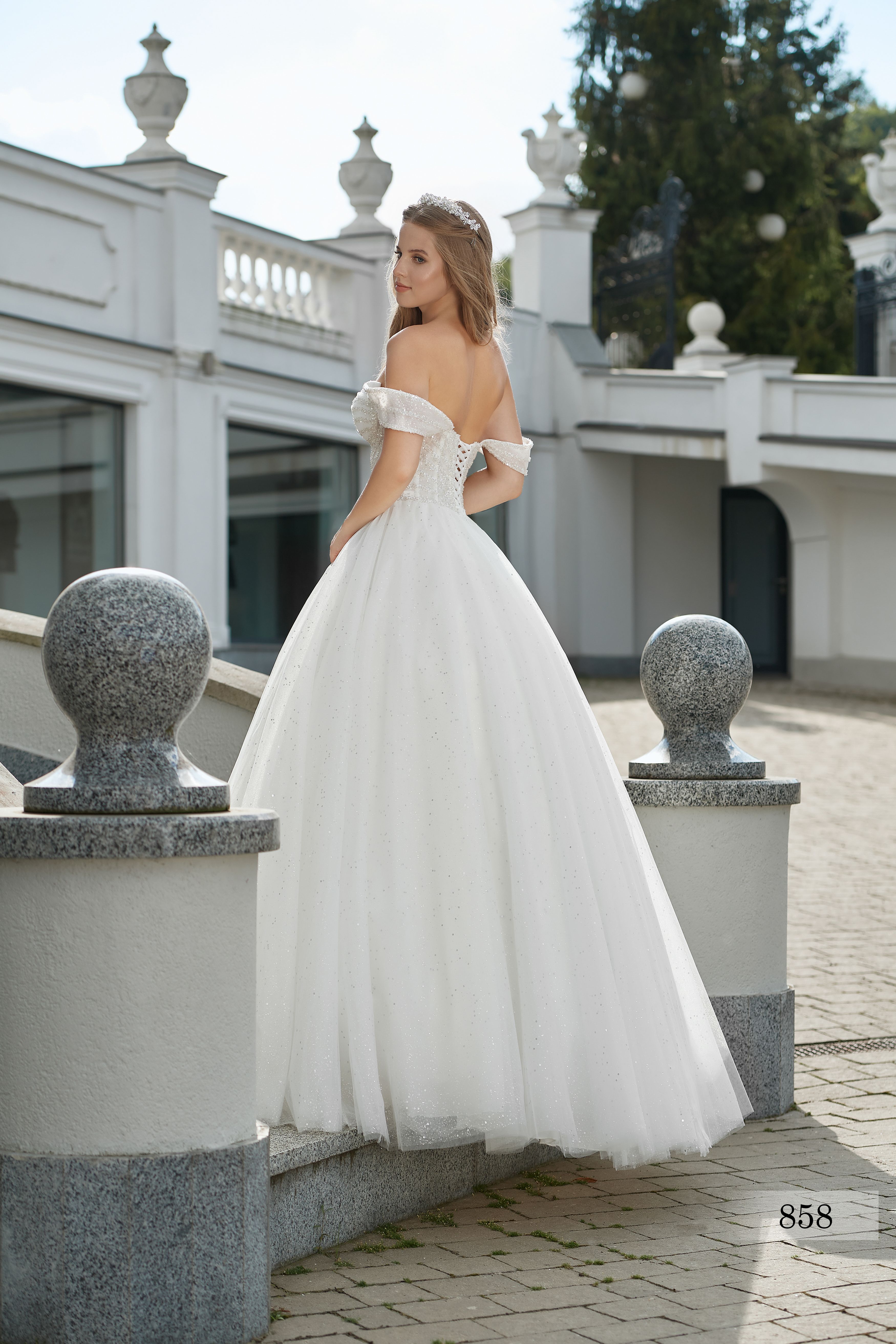 Rochia de mireasă Jasmine, model 858, colecția Royal Elegance