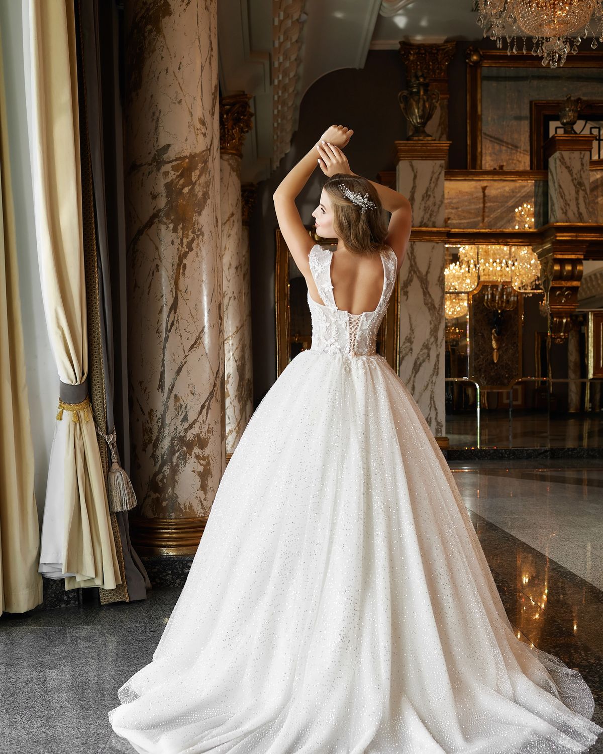 Rochia de mireasă Ines, model 851, colecția Royal Elegance