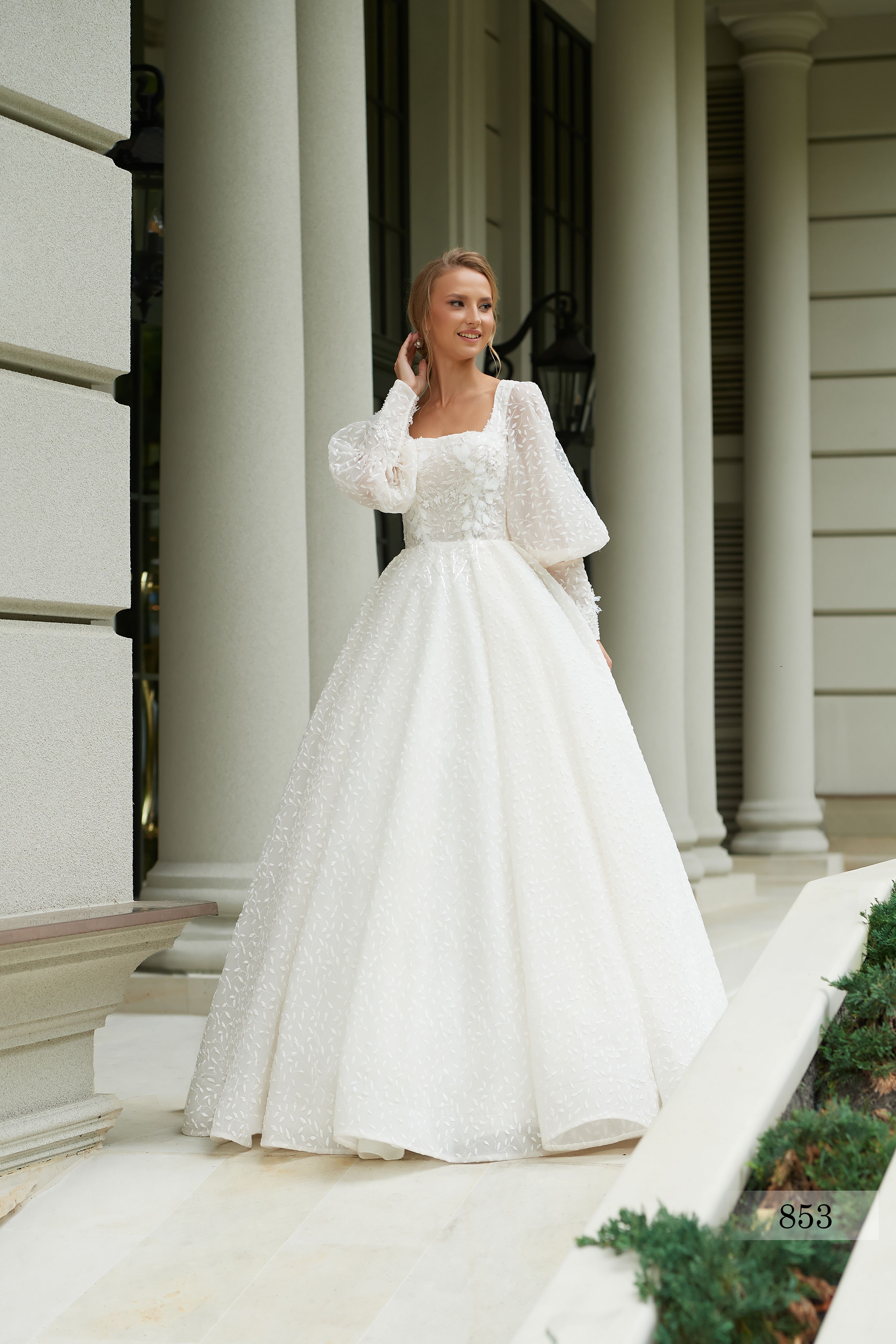 Rochia de mireasă Iolanda, model 853, colecția Royal Elegance