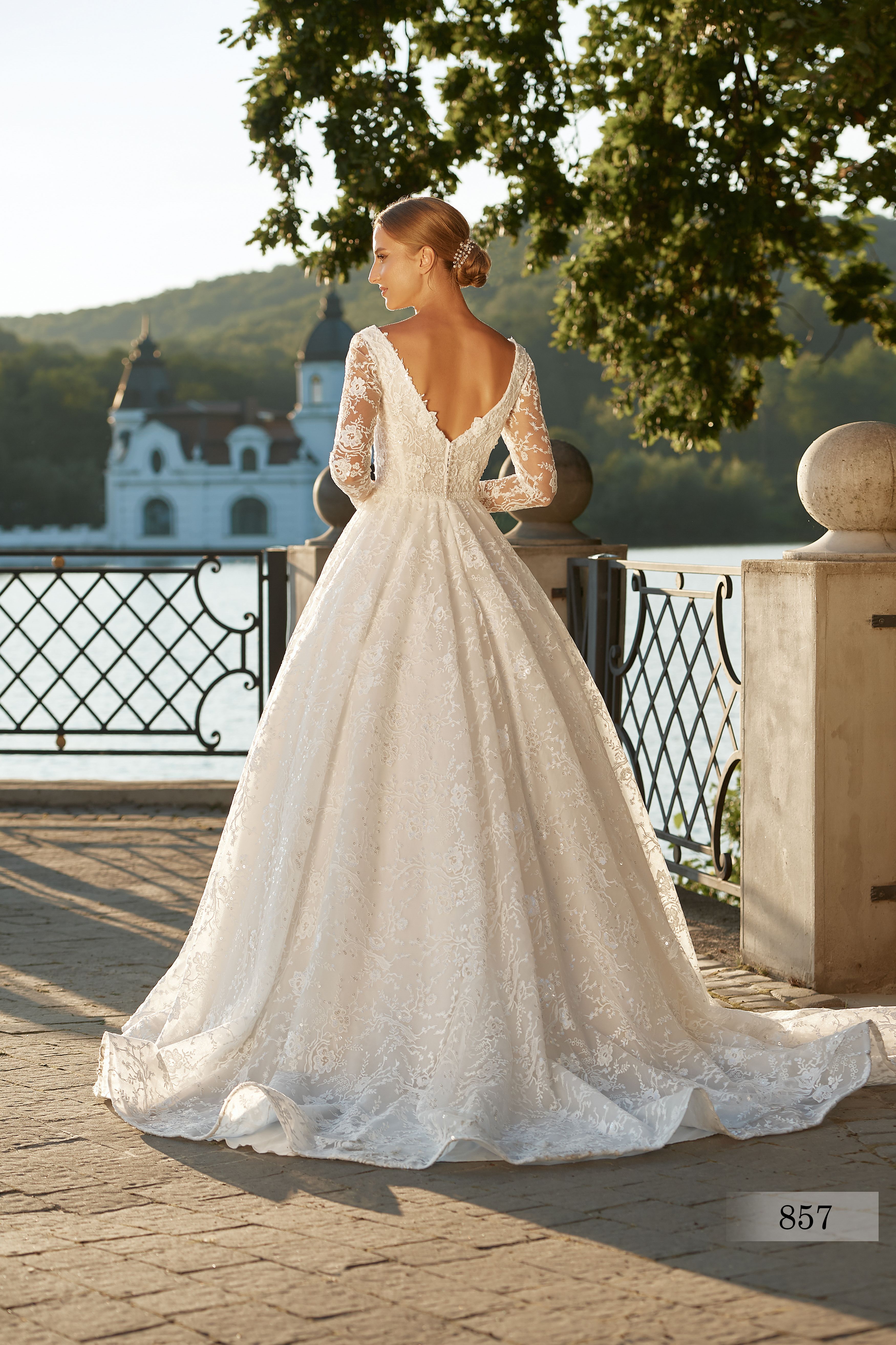 Rochia de mireasă Ivona, model 857, colecția Royal Elegance