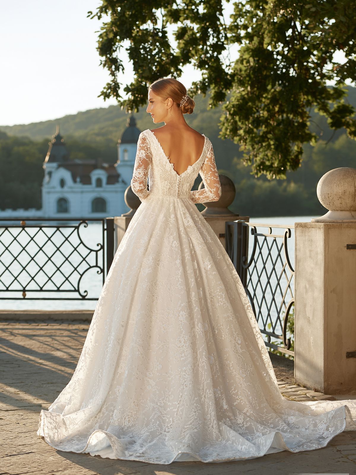 Rochia de mireasă Ivona, model 857, colecția Royal Elegance