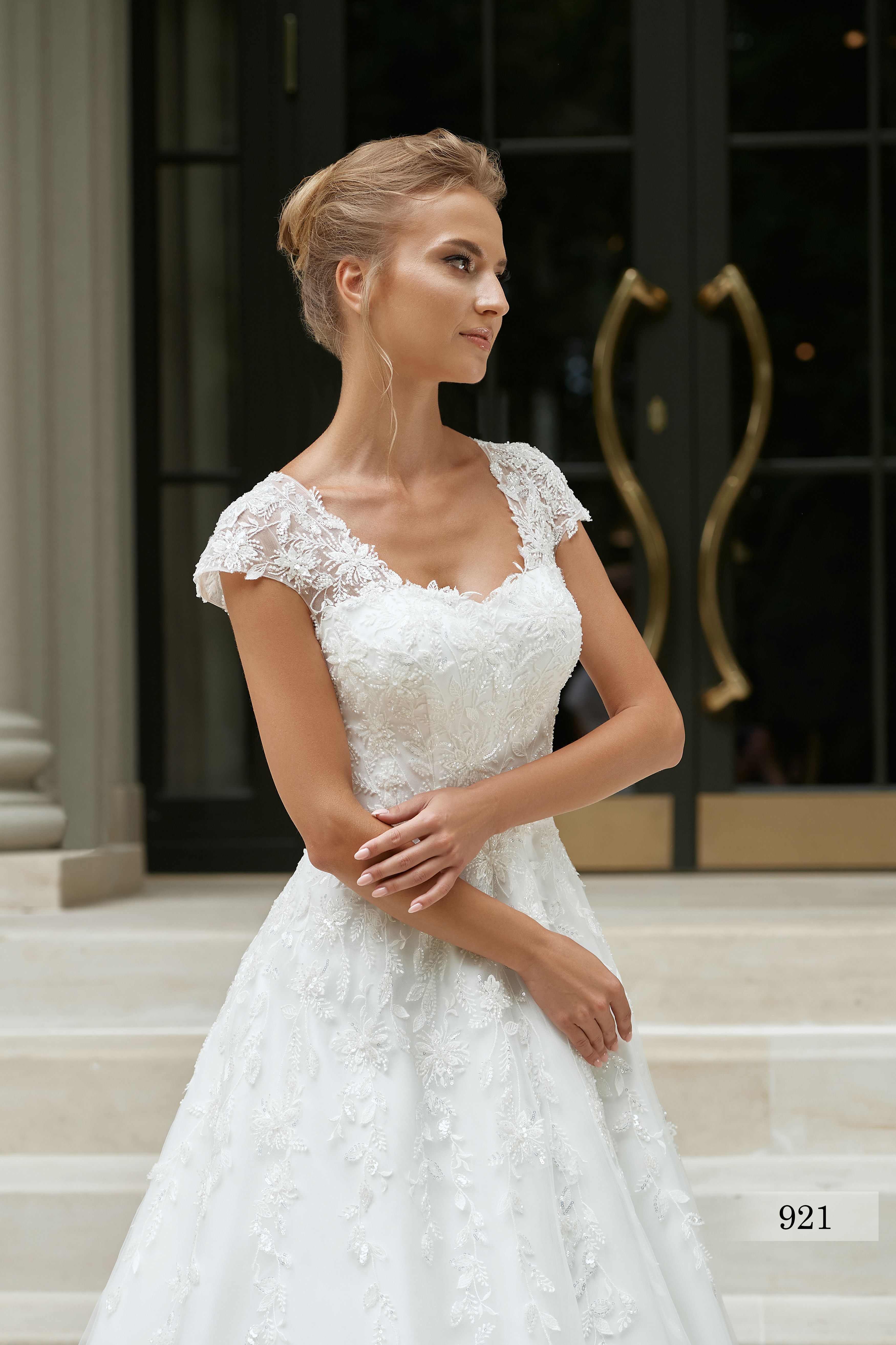 Rochia de mireasă Serena, model 921, colecția Soft Beauty